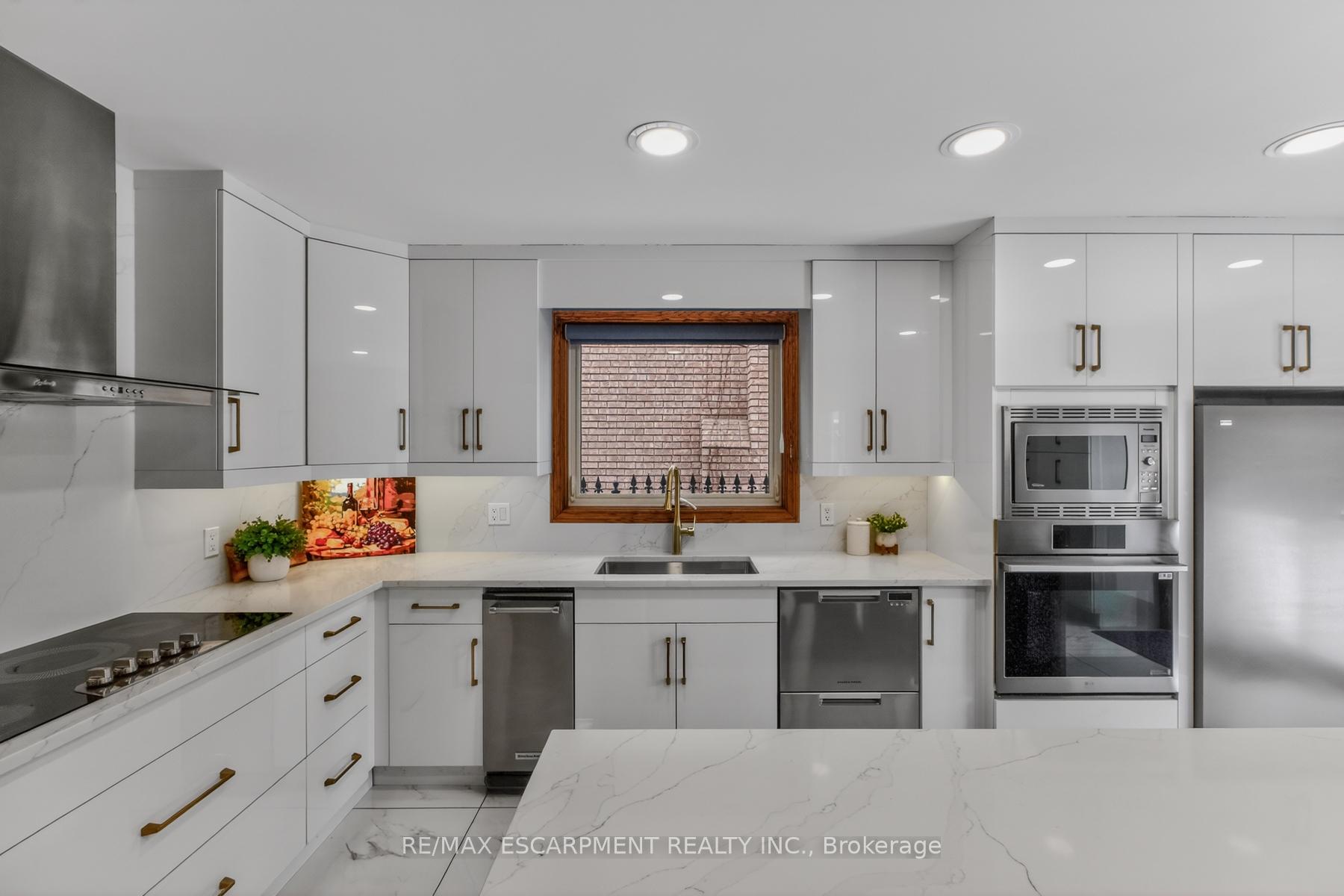 Photo 18 of 41 Candor Crescent, Hamilton, Stoney Creek — HOMEH
