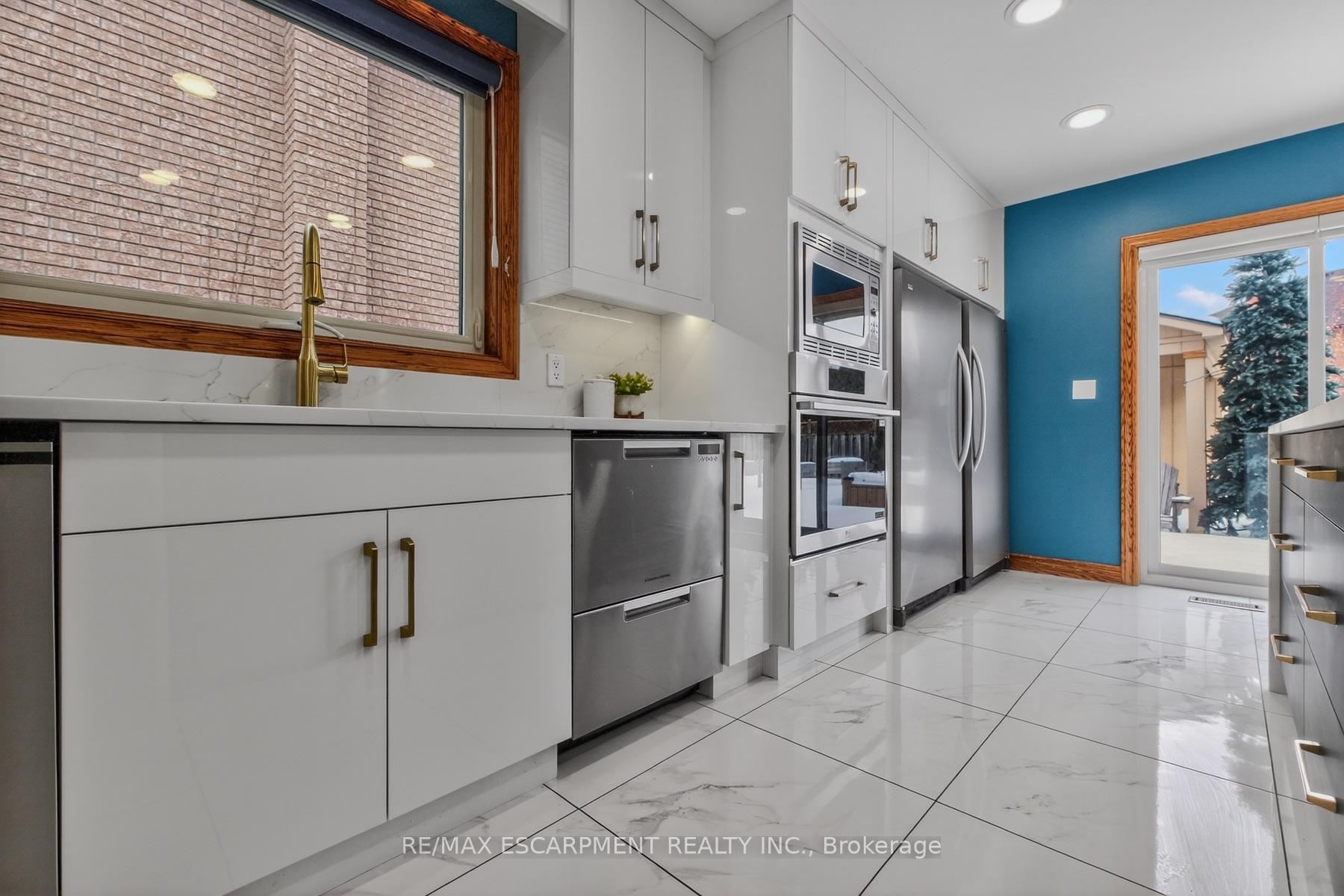 Photo 20 of 41 Candor Crescent, Hamilton, Stoney Creek — HOMEH