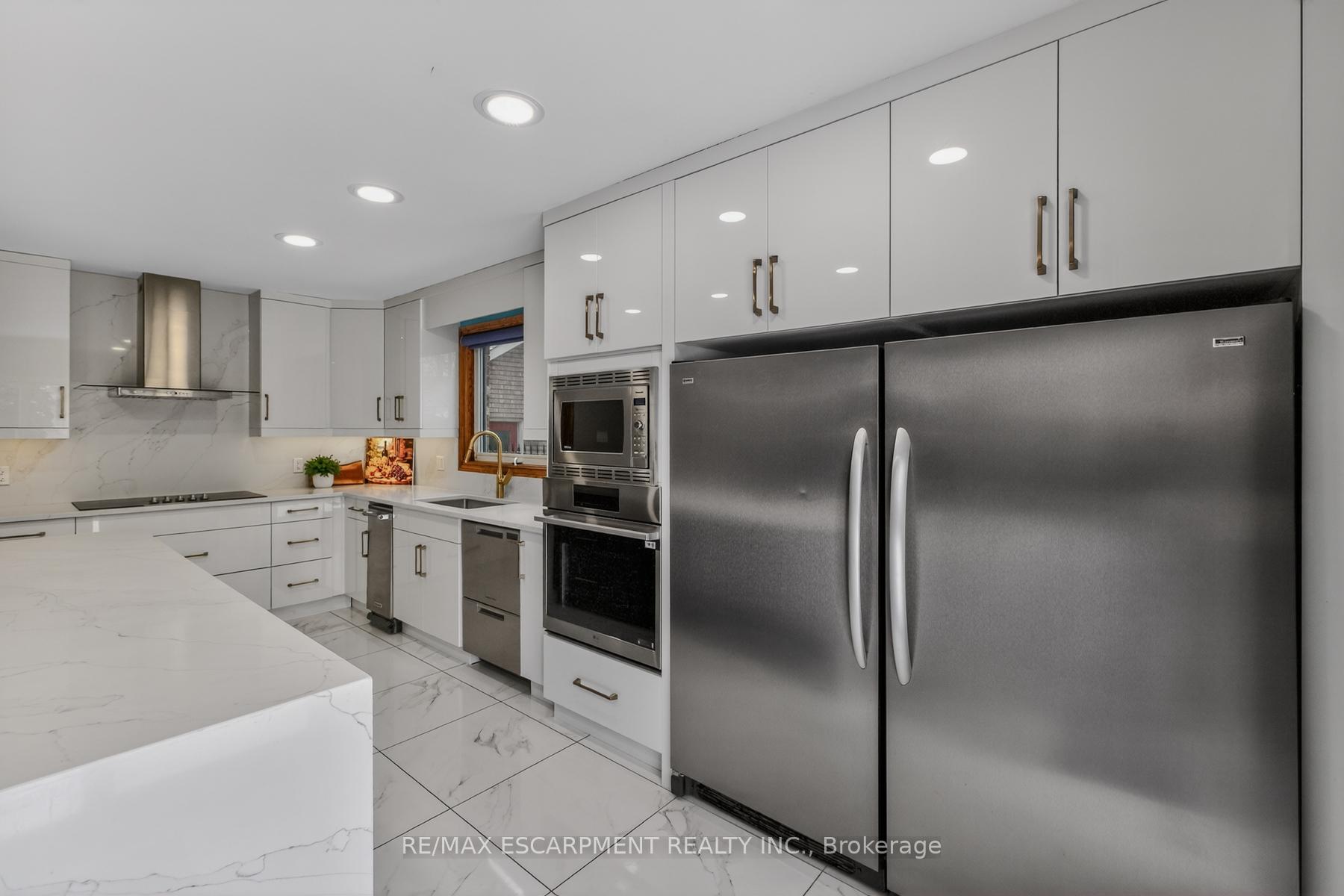 Photo 23 of 41 Candor Crescent, Hamilton, Stoney Creek — HOMEH
