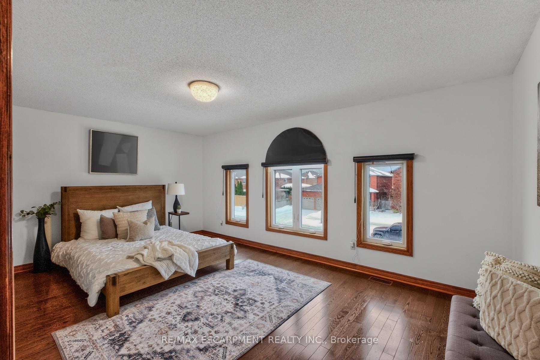 Photo 30 of 41 Candor Crescent, Hamilton, Stoney Creek — HOMEH