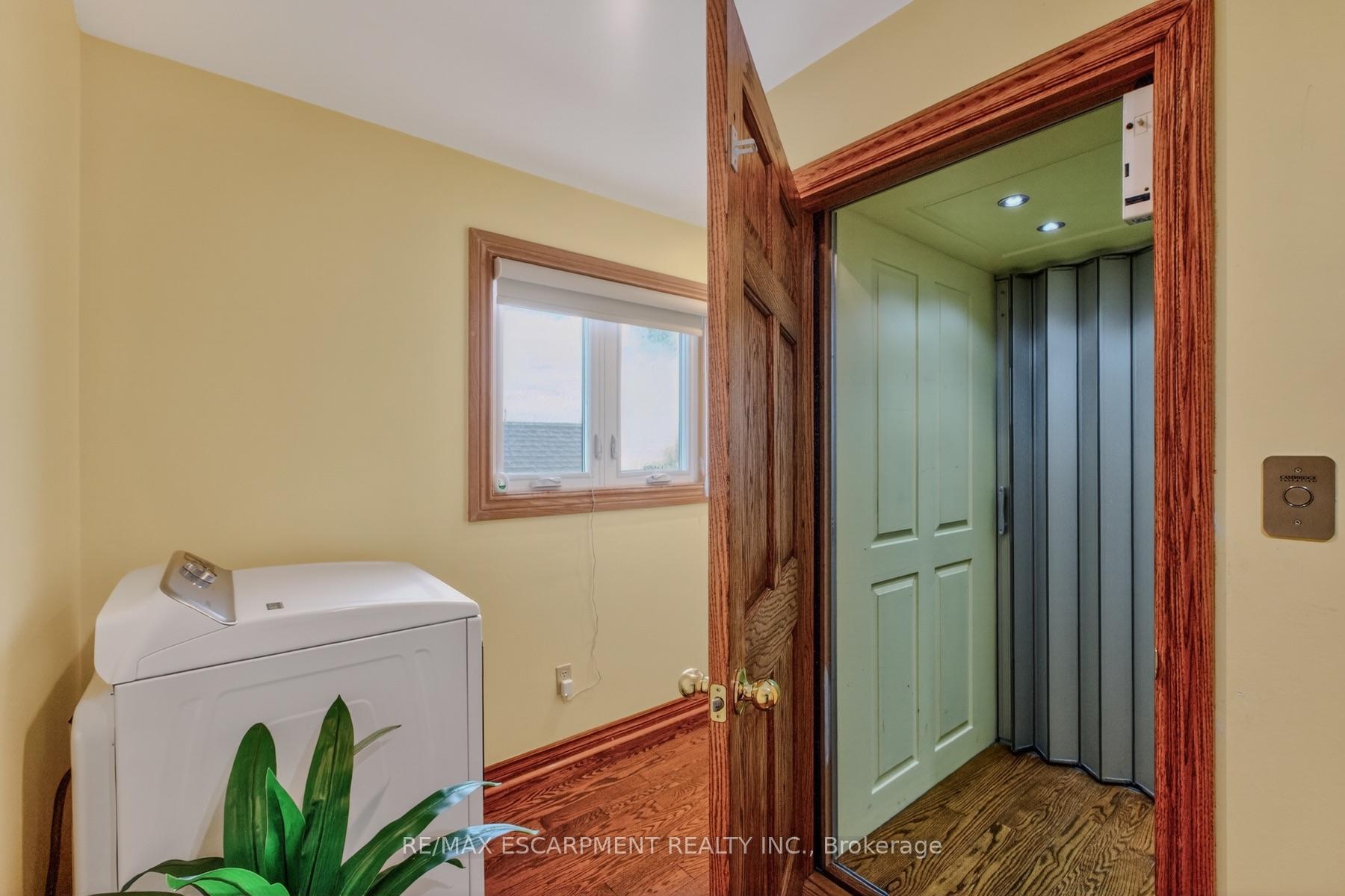 Photo 34 of 41 Candor Crescent, Hamilton, Stoney Creek — HOMEH
