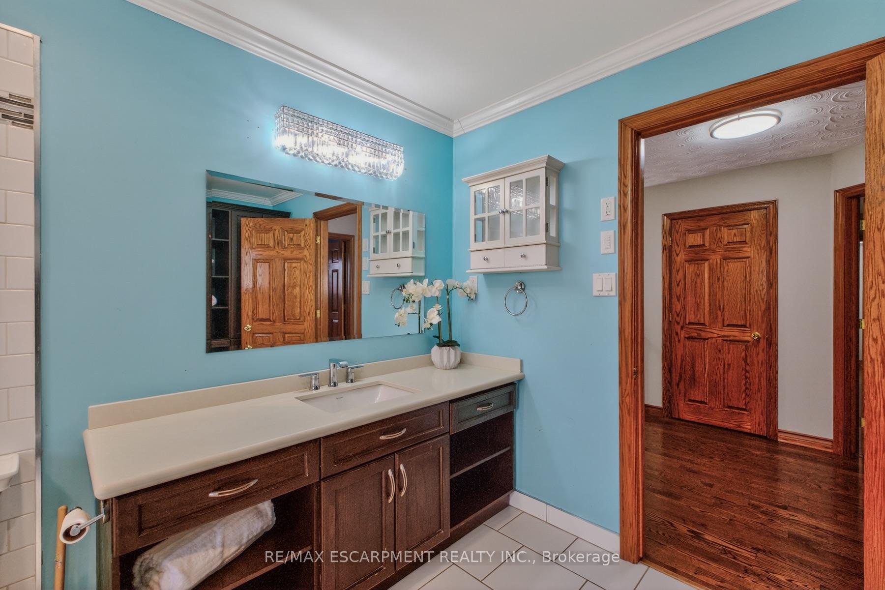 Photo 36 of 41 Candor Crescent, Hamilton, Stoney Creek — HOMEH