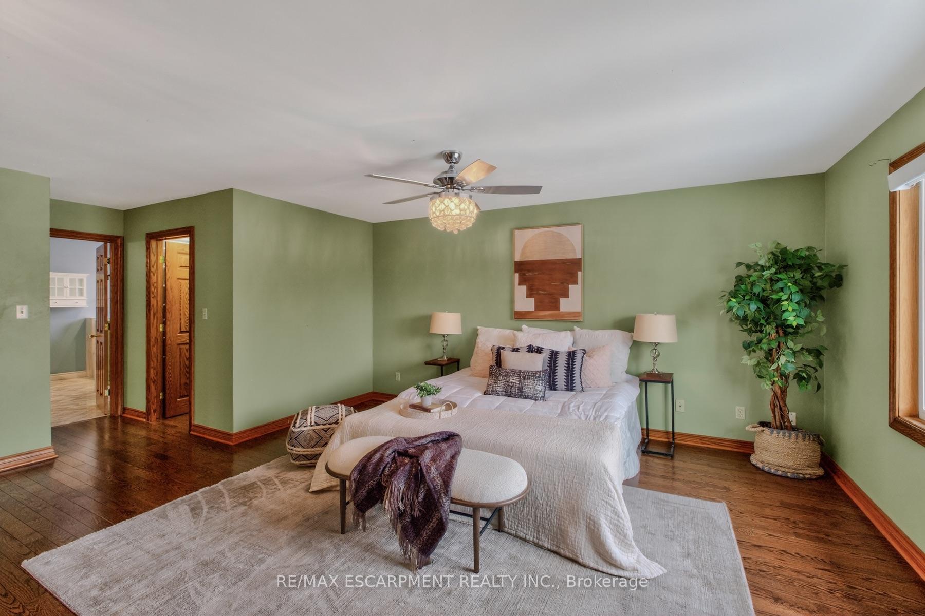 Photo 39 of 41 Candor Crescent, Hamilton, Stoney Creek — HOMEH