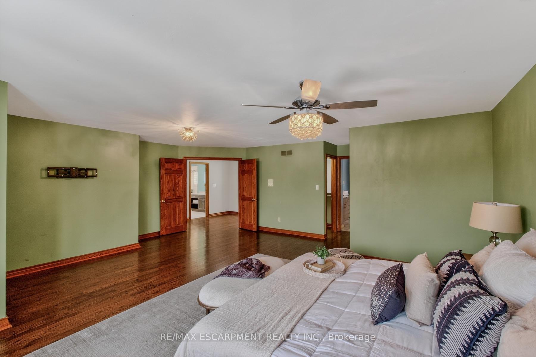 Photo 40 of 41 Candor Crescent, Hamilton, Stoney Creek — HOMEH