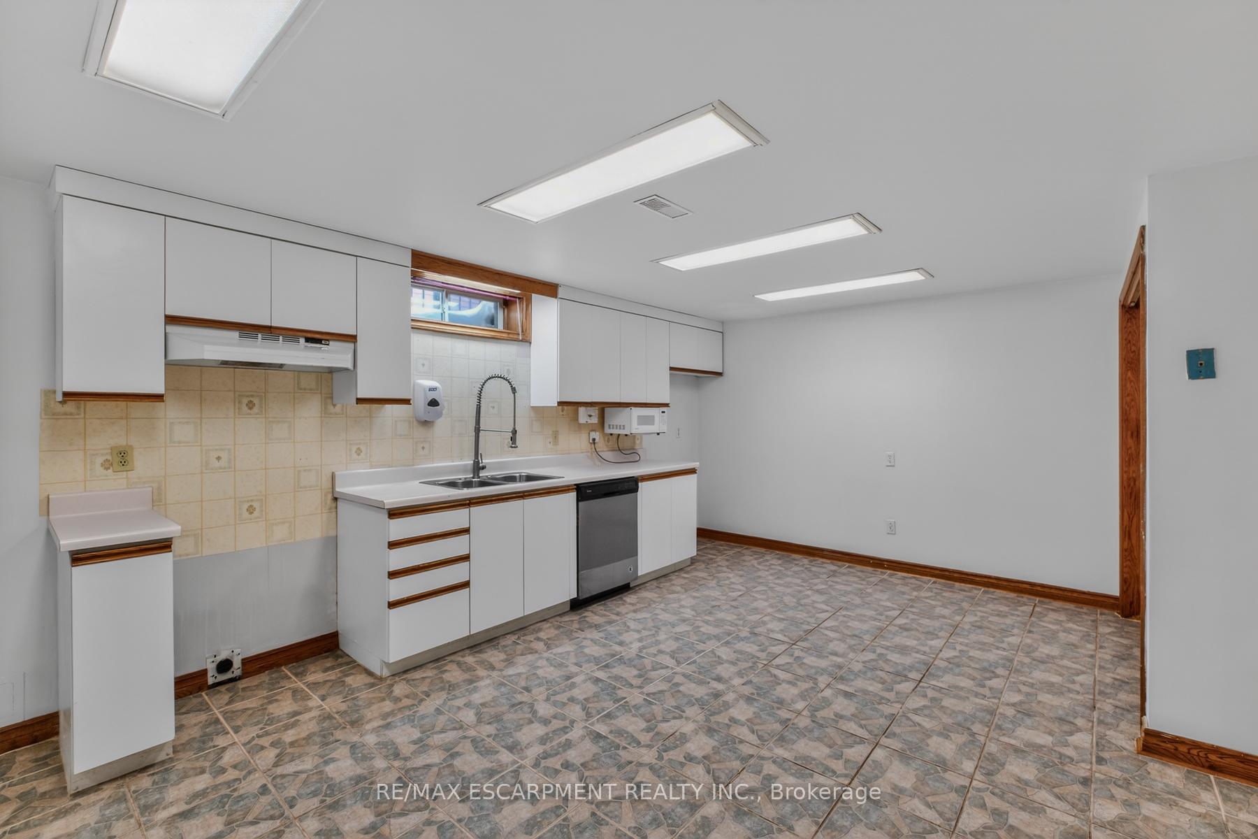 Photo 46 of 41 Candor Crescent, Hamilton, Stoney Creek — HOMEH