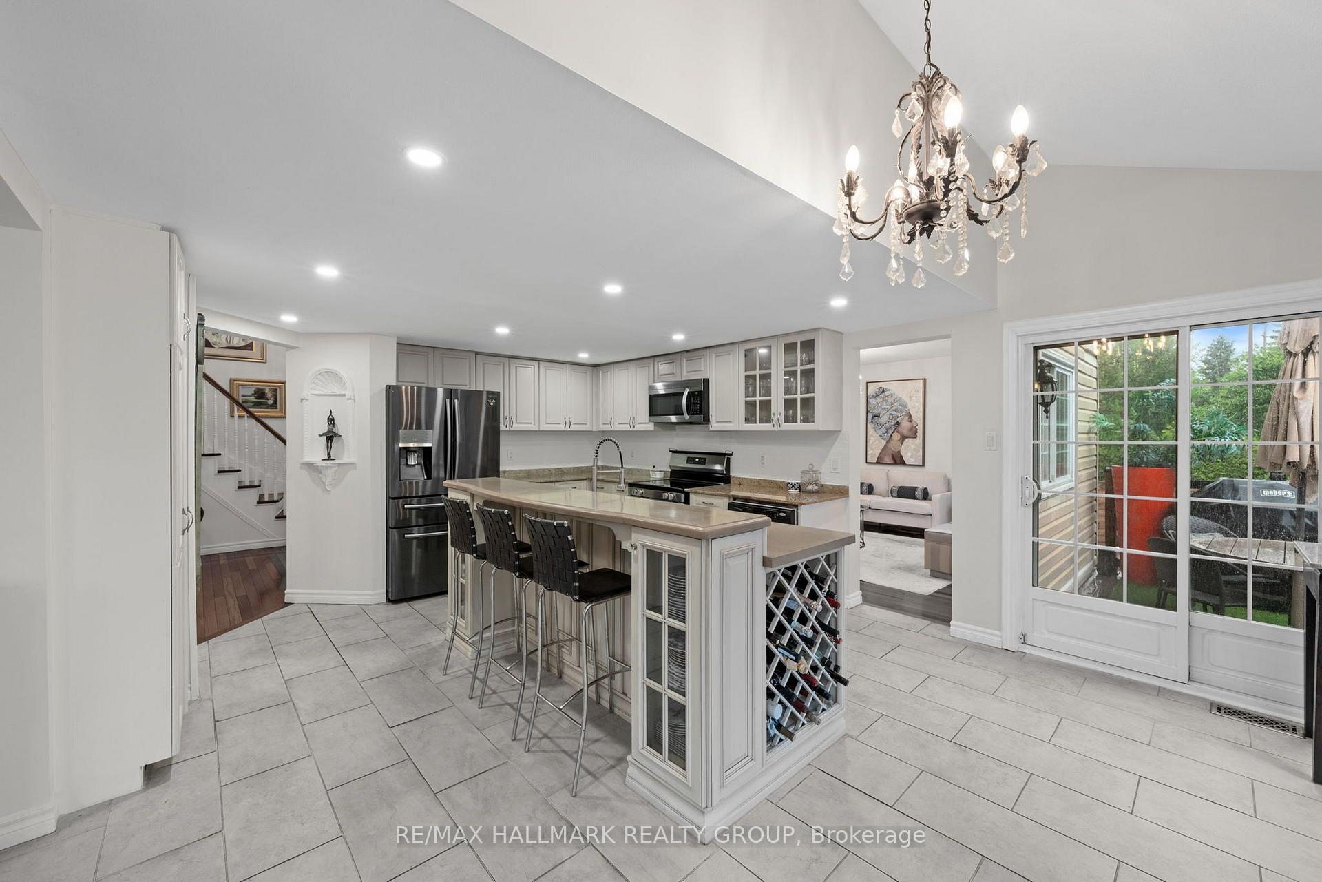 Photo 10 of 29 Depper Place, Ottawa, Hunt Club Park/Greenboro — HOMEH