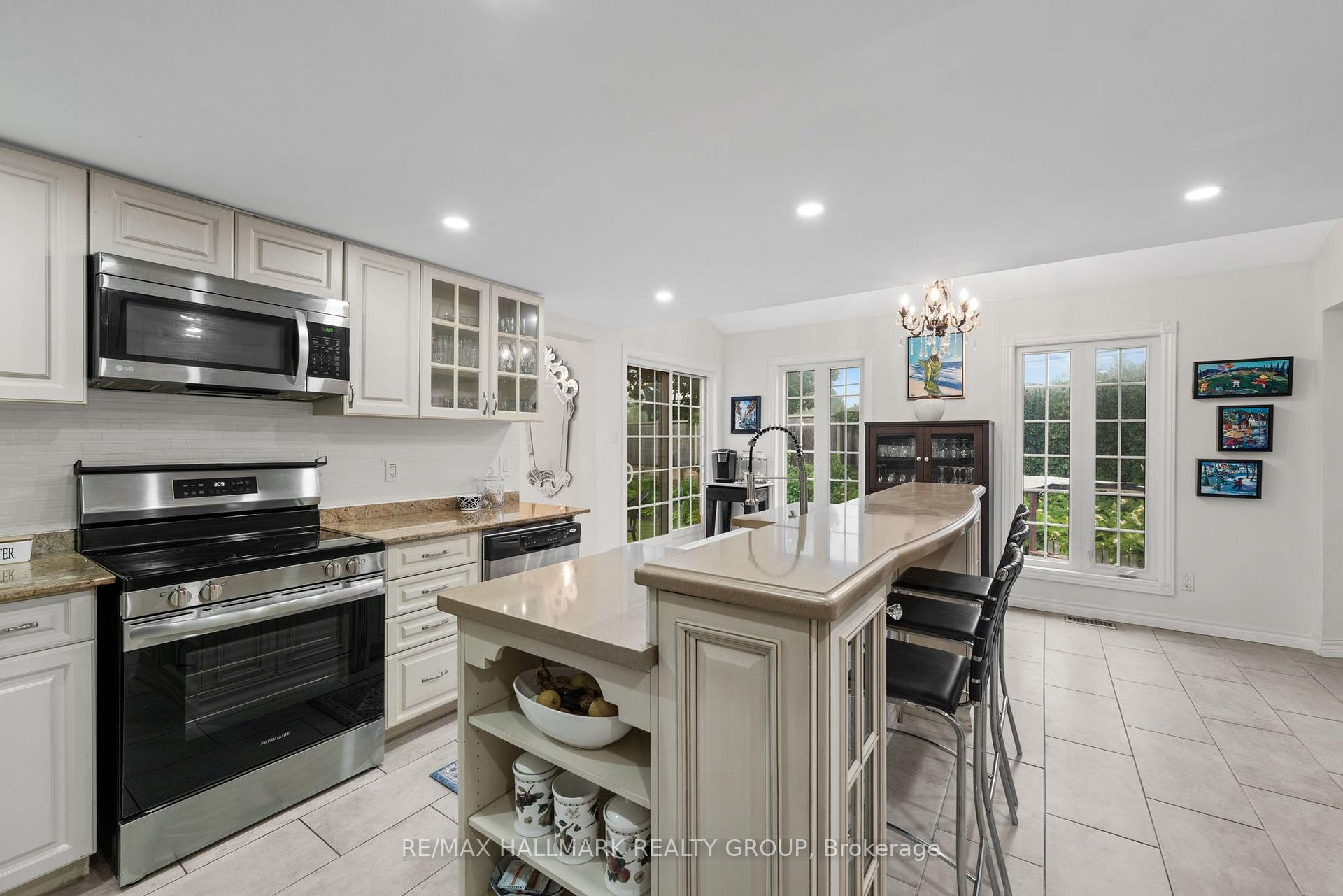 Photo 11 of 29 Depper Place, Ottawa, Hunt Club Park/Greenboro — HOMEH