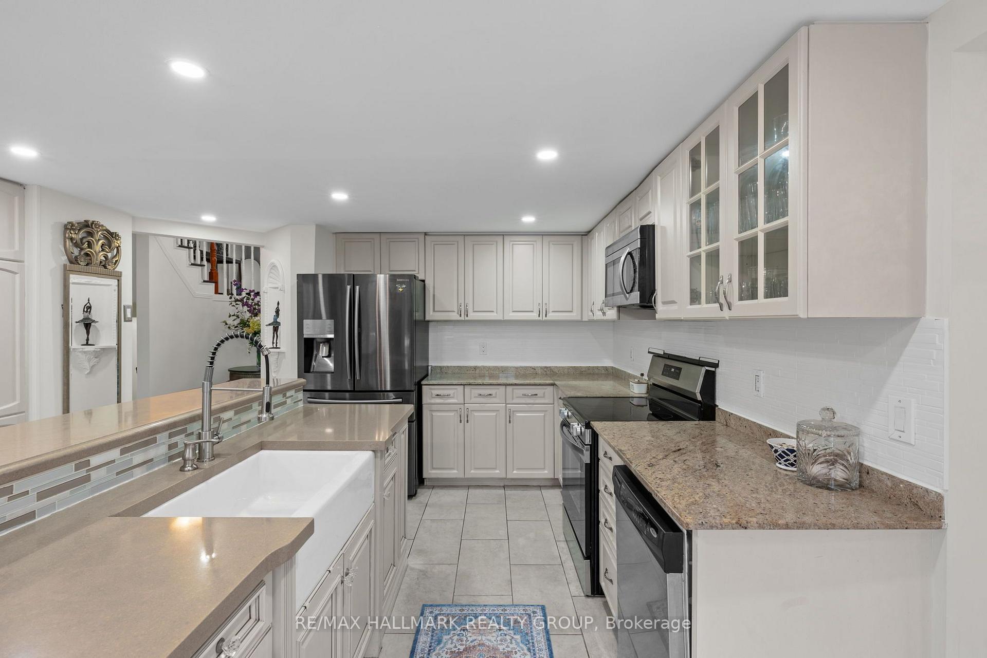 Photo 13 of 29 Depper Place, Ottawa, Hunt Club Park/Greenboro — HOMEH