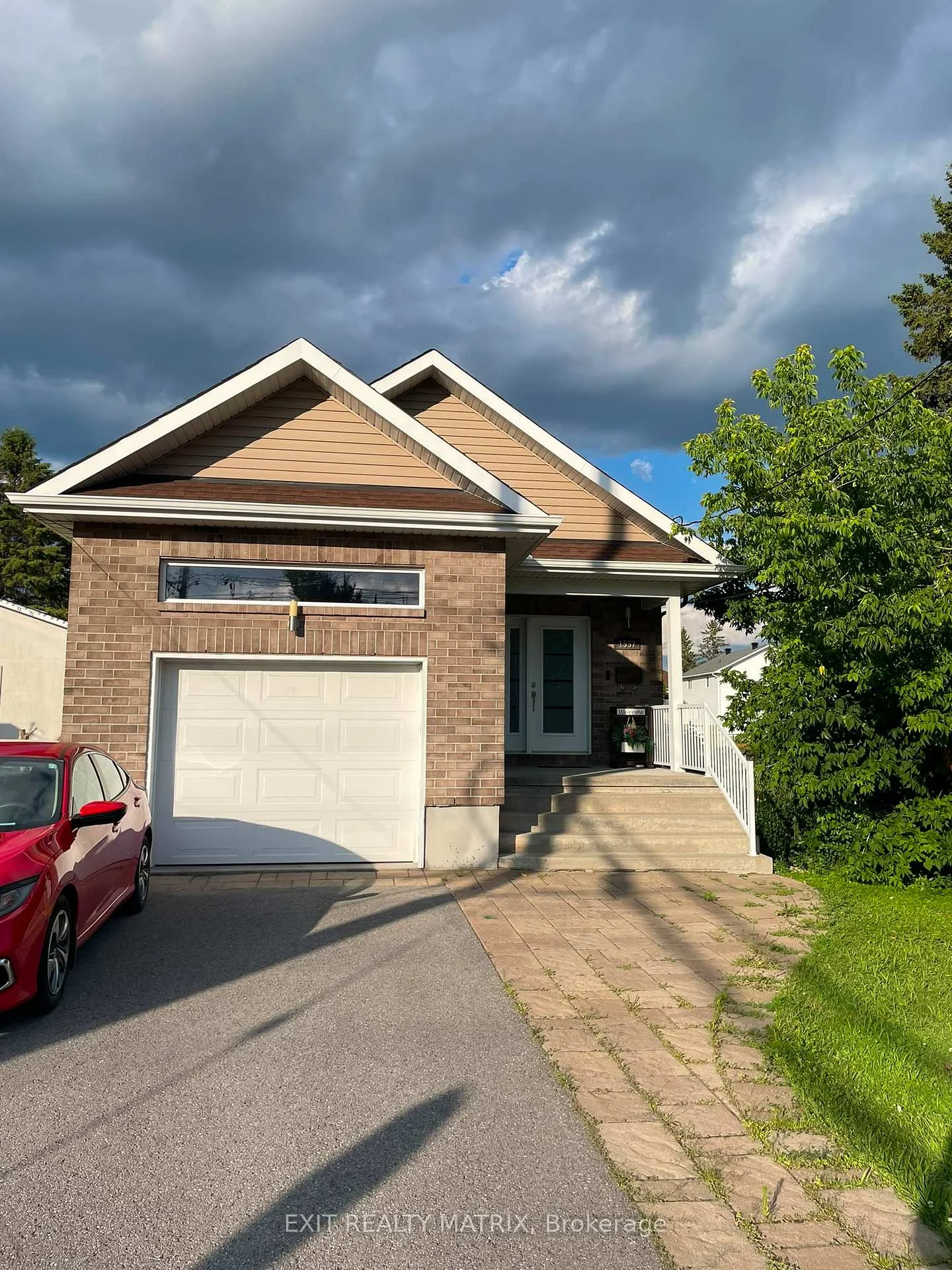 Photo 1 of Unit B, 1557 Belcourt Boulevard, Ottawa, Orleans/Sunridge — HOMEH