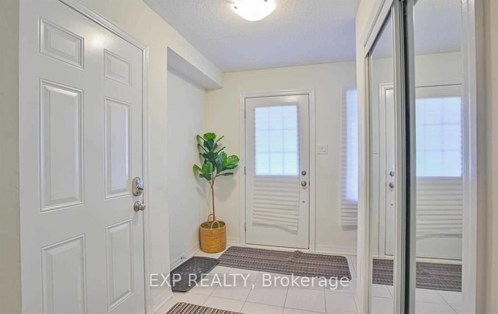 Photo 4 of Unit 64, 22 Spring Creek Drive, Hamilton, Waterdown — HOMEH
