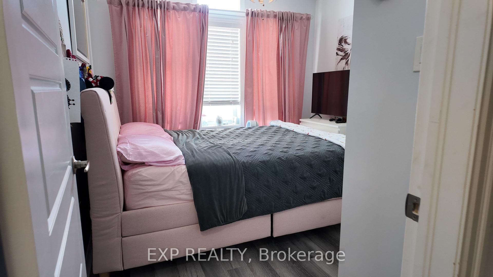 Photo 18 of Unit 64, 22 Spring Creek Drive, Hamilton, Waterdown — HOMEH