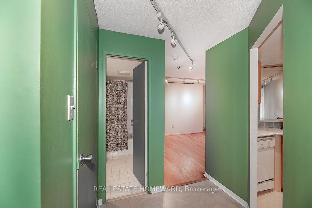 Photo 6 of Unit 626, 77 Maitland Place, Toronto, Cabbagetown-South St. James Town — HOMEH