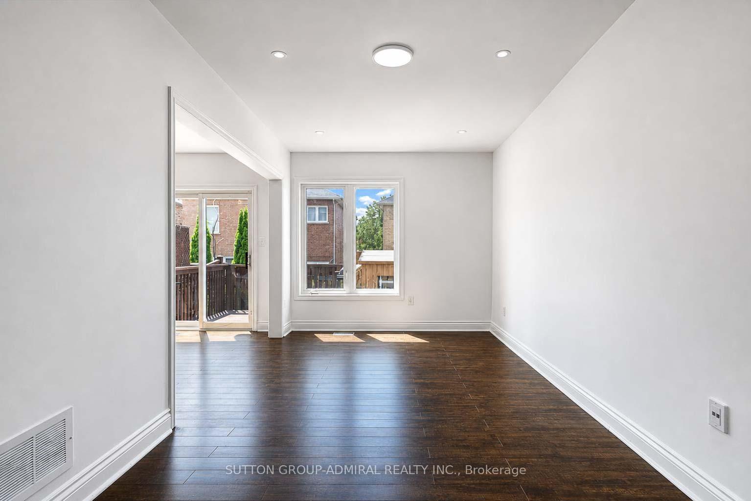 Photo 5 of Unit Upper, 189 Warwick Crescent, Newmarket, Summerhill Estates — HOMEH