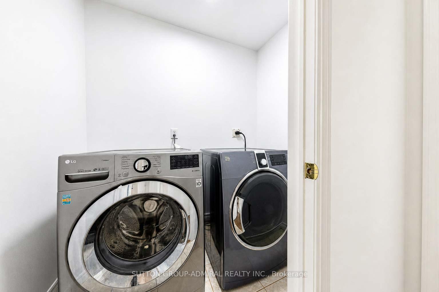 Photo 25 of Unit Upper, 189 Warwick Crescent, Newmarket, Summerhill Estates — HOMEH