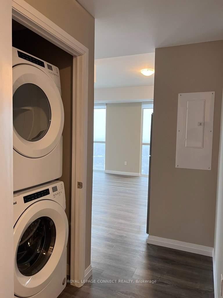 Photo 8 of Unit 2811, 60 Charles Street W, Kitchener, City Commercial Core — HOMEH