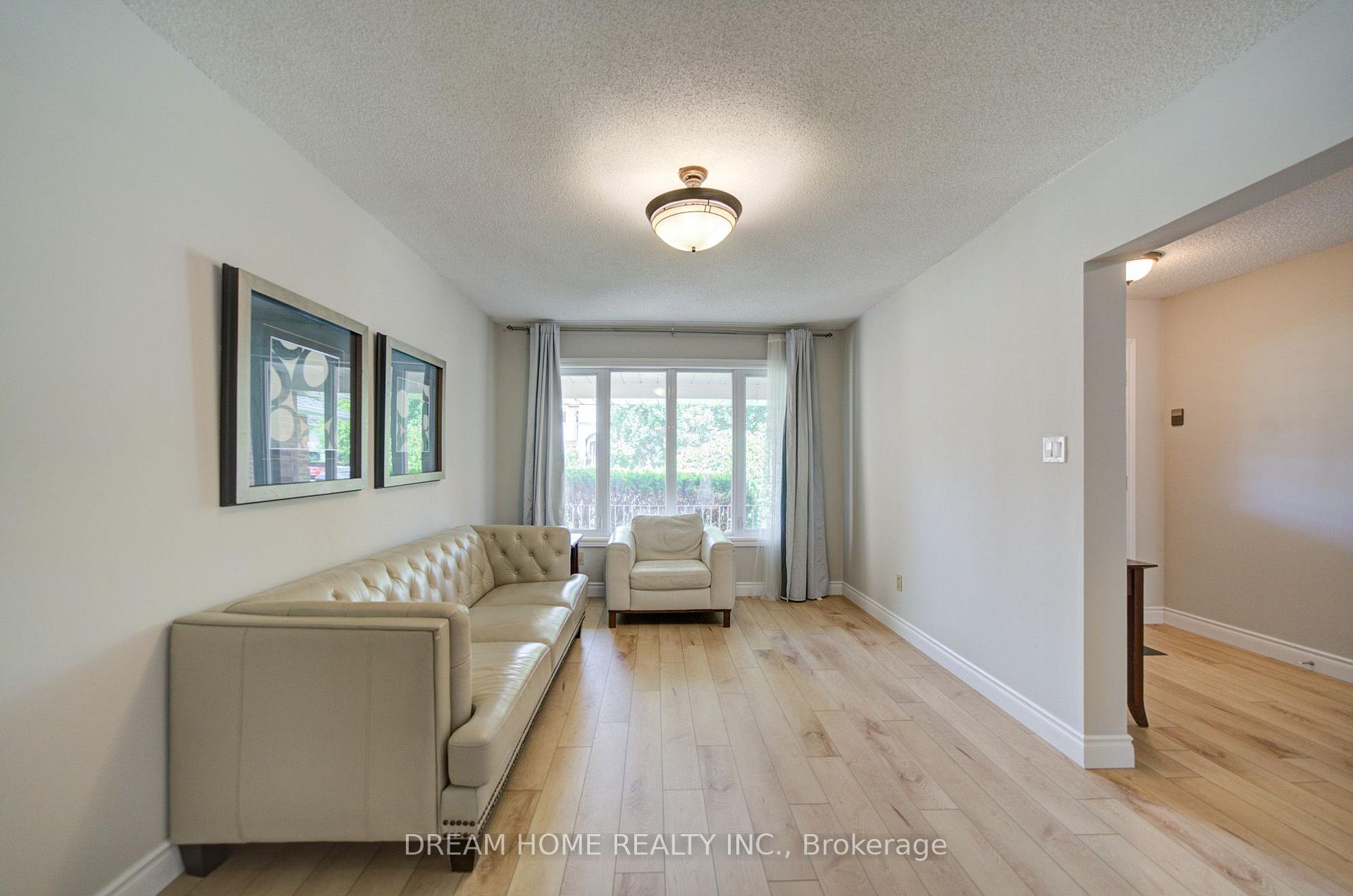 Photo 6 of 25 Yongehurst Road, Richmond Hill, North Richvale — HOMEH