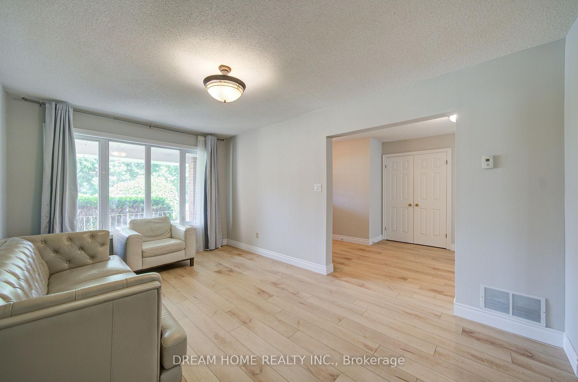 Photo 7 of 25 Yongehurst Road, Richmond Hill, North Richvale — HOMEH