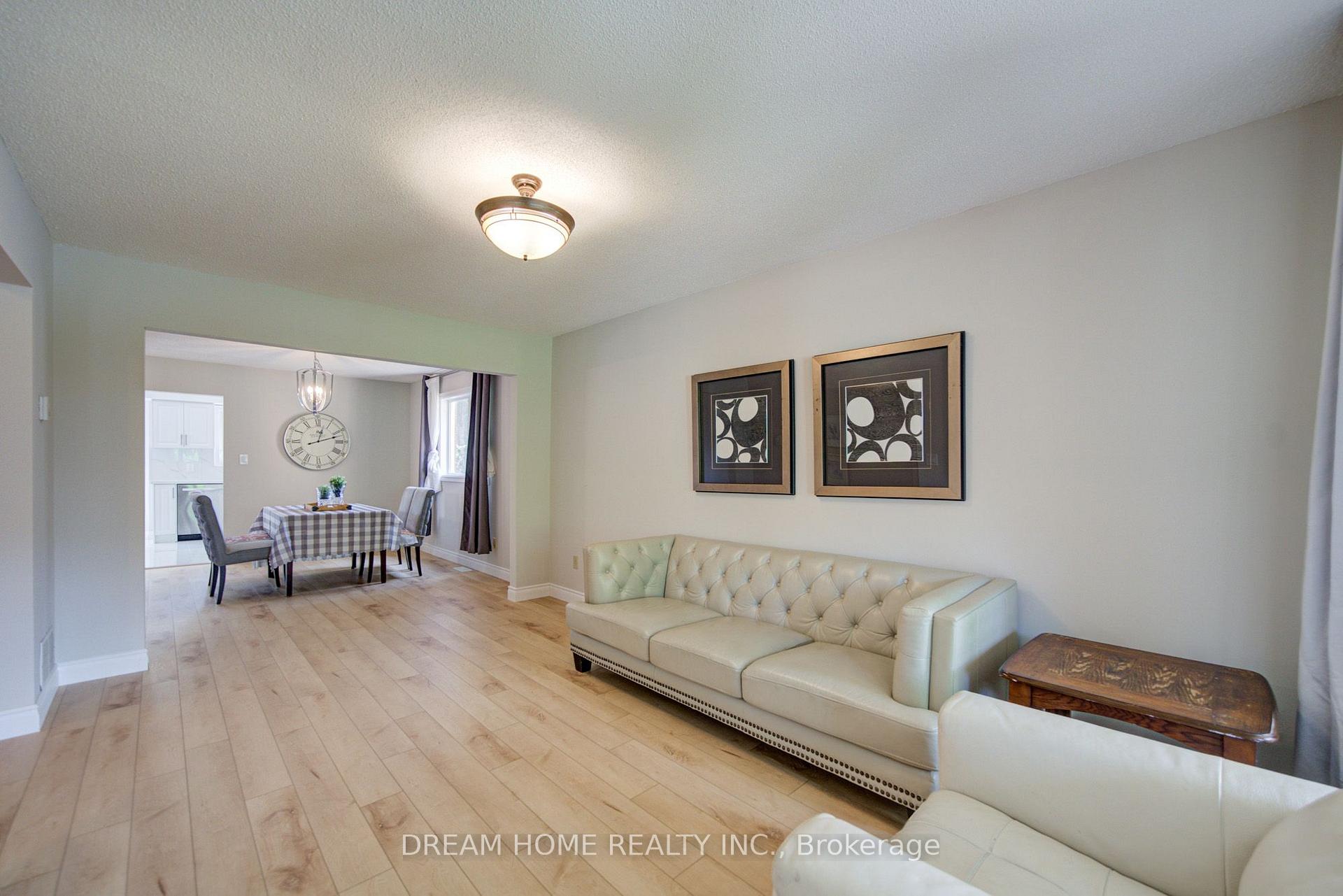 Photo 8 of 25 Yongehurst Road, Richmond Hill, North Richvale — HOMEH