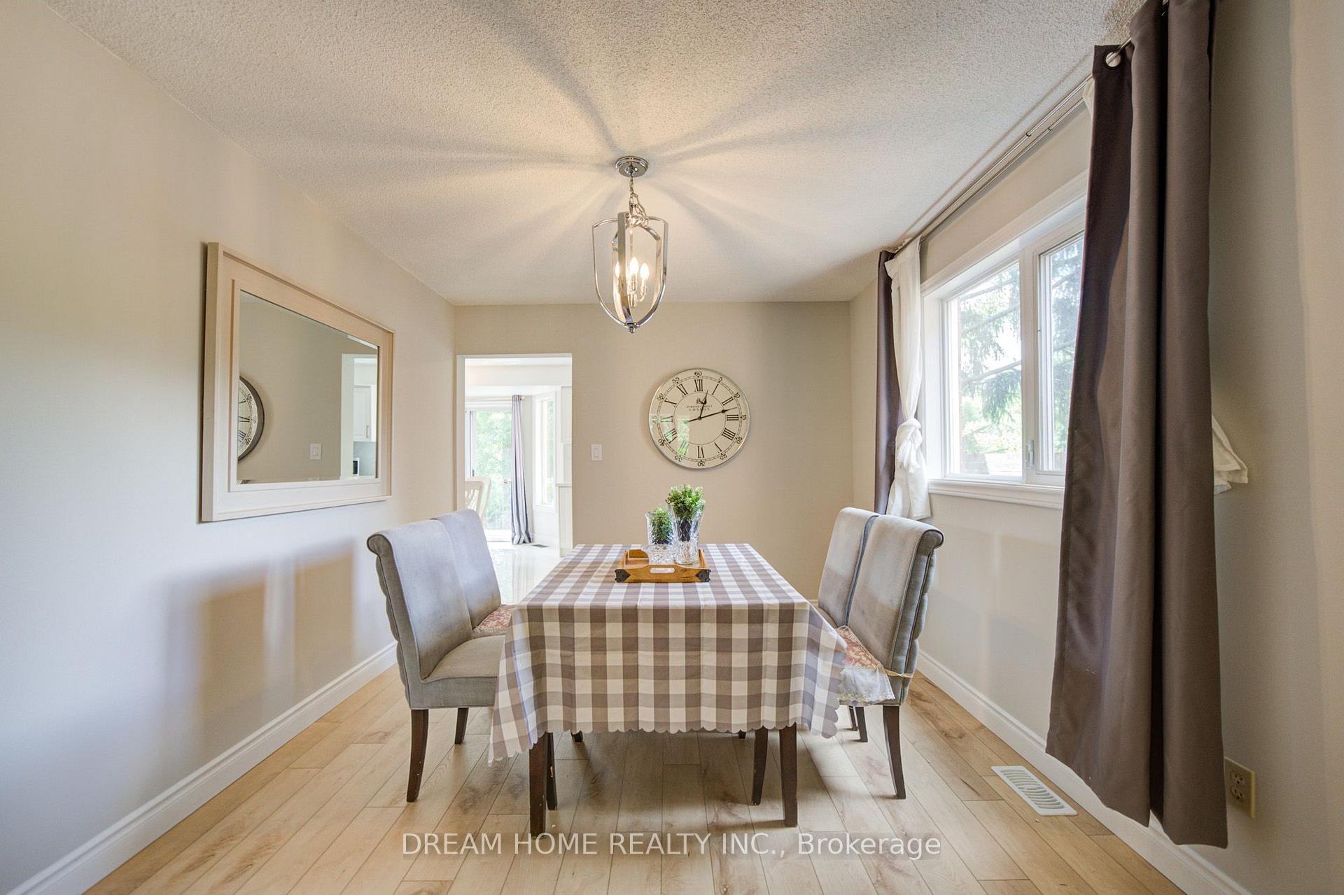 Photo 9 of 25 Yongehurst Road, Richmond Hill, North Richvale — HOMEH