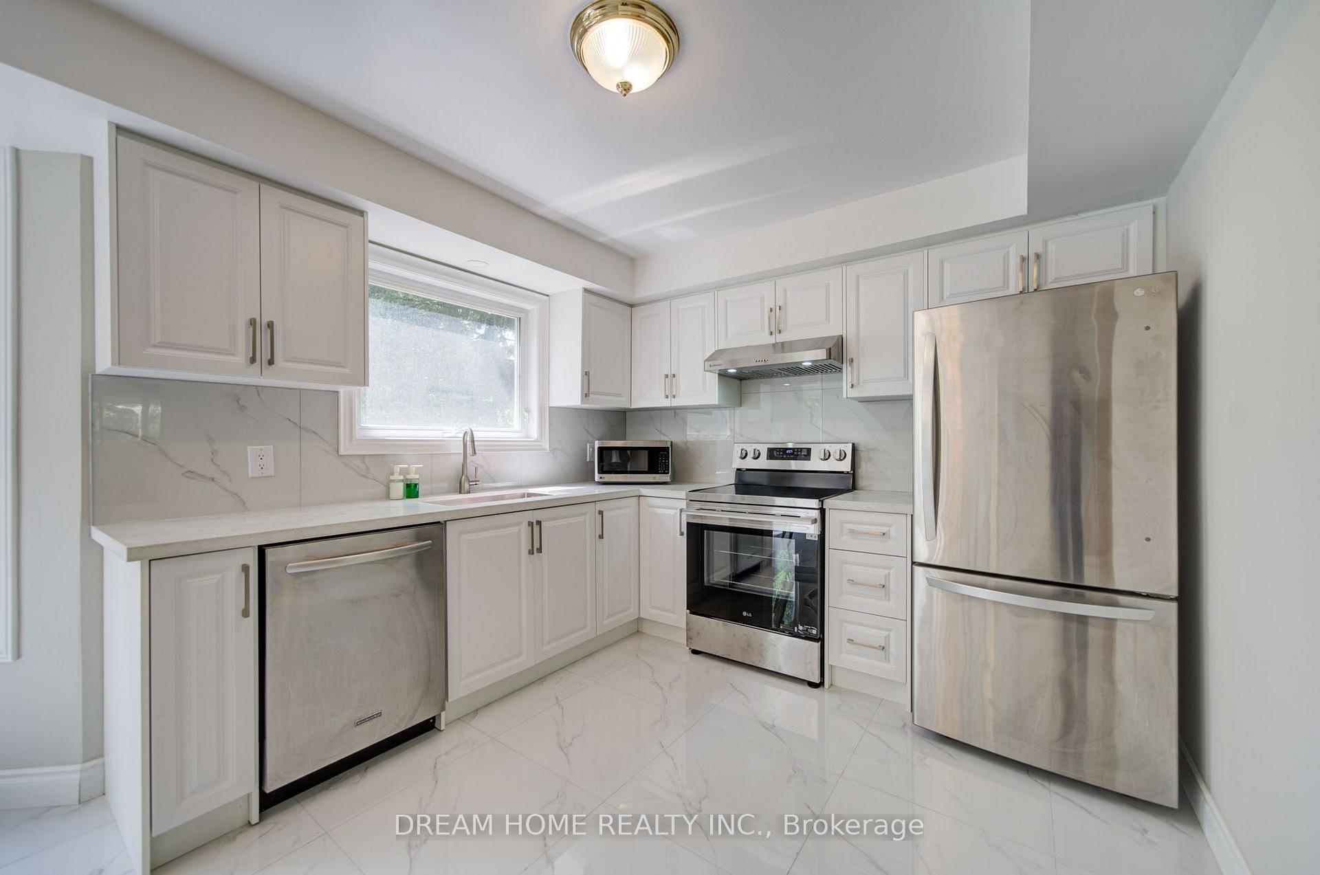 Photo 14 of 25 Yongehurst Road, Richmond Hill, North Richvale — HOMEH