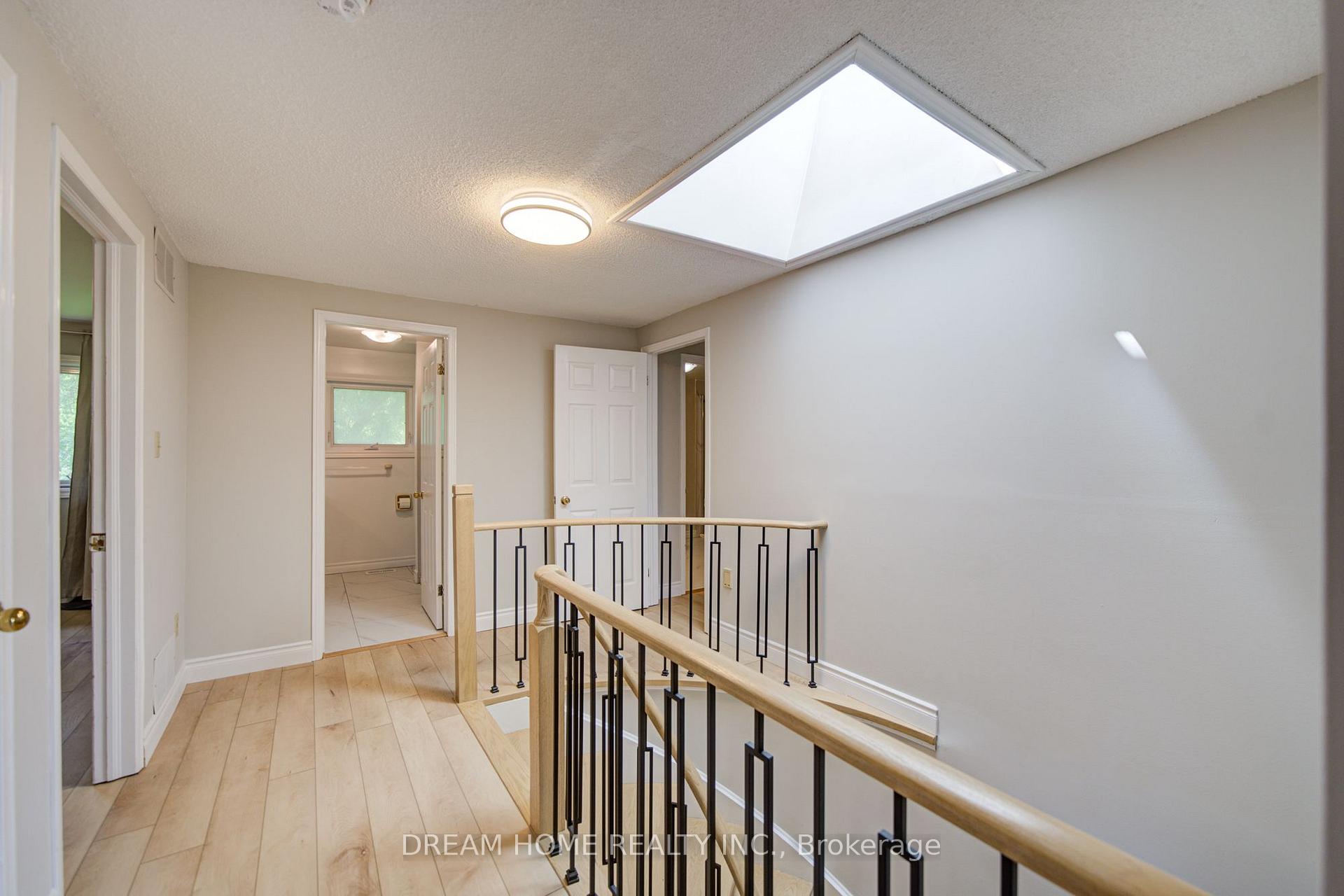 Photo 16 of 25 Yongehurst Road, Richmond Hill, North Richvale — HOMEH