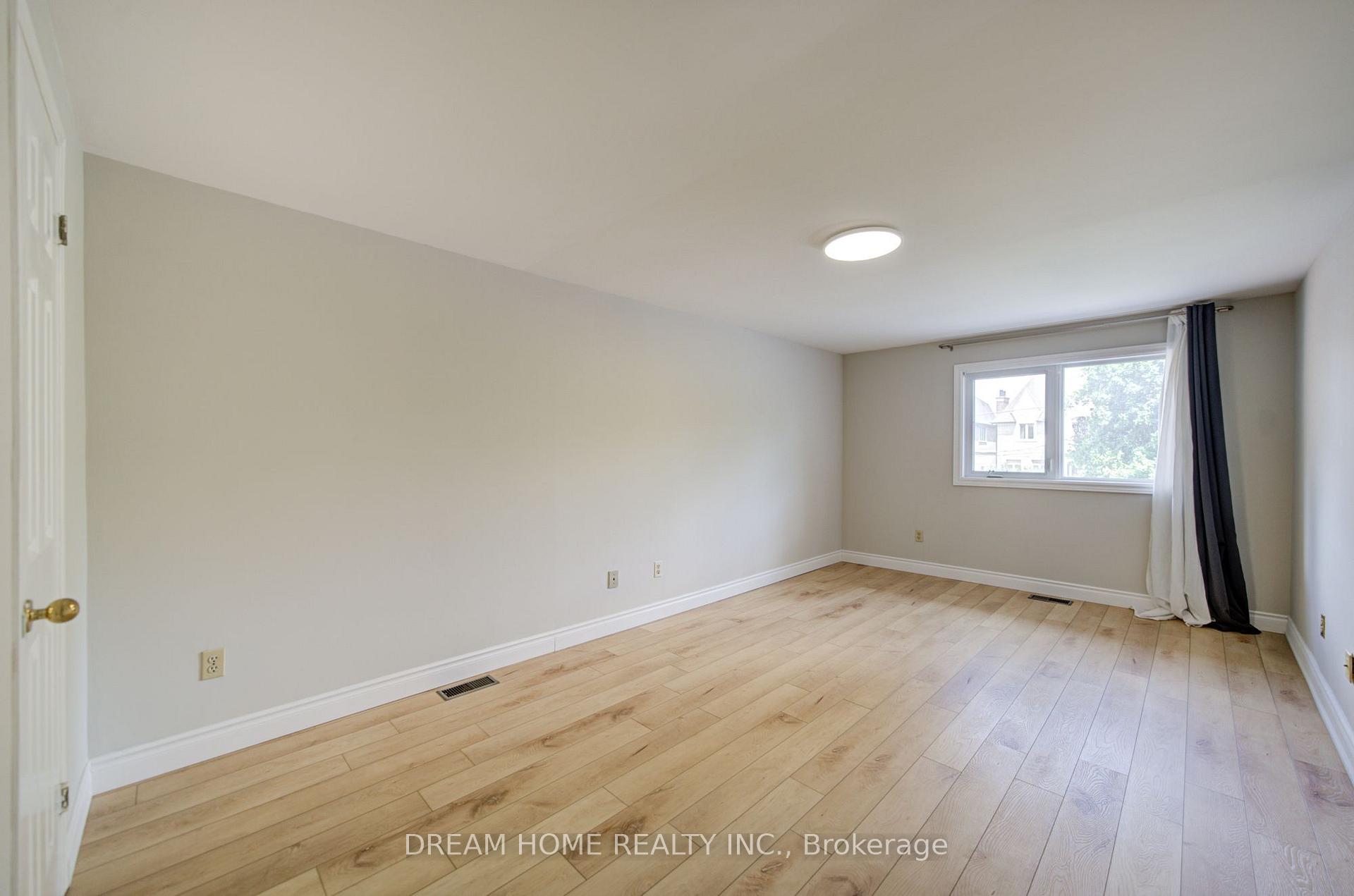 Photo 18 of 25 Yongehurst Road, Richmond Hill, North Richvale — HOMEH