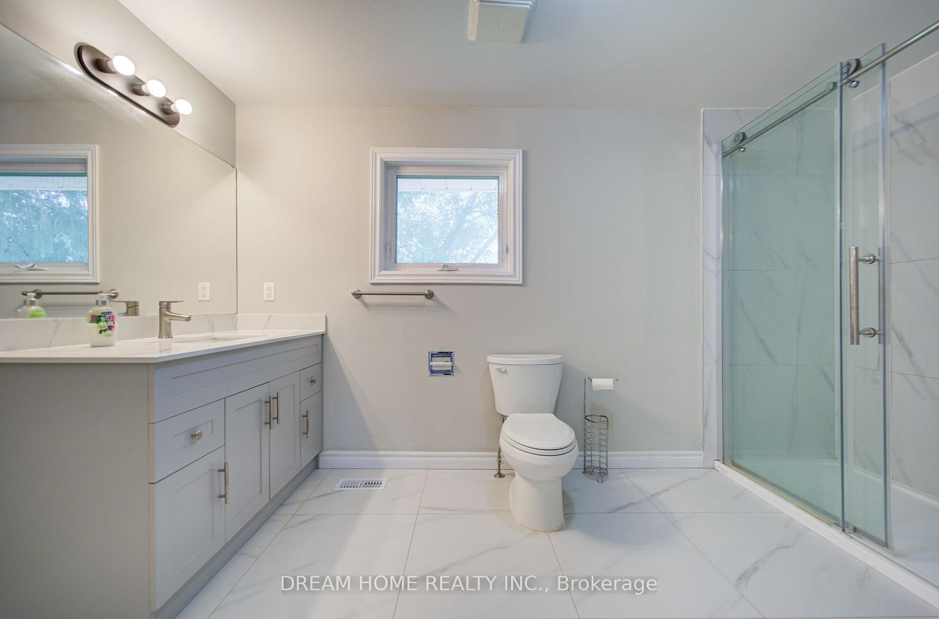 Photo 20 of 25 Yongehurst Road, Richmond Hill, North Richvale — HOMEH