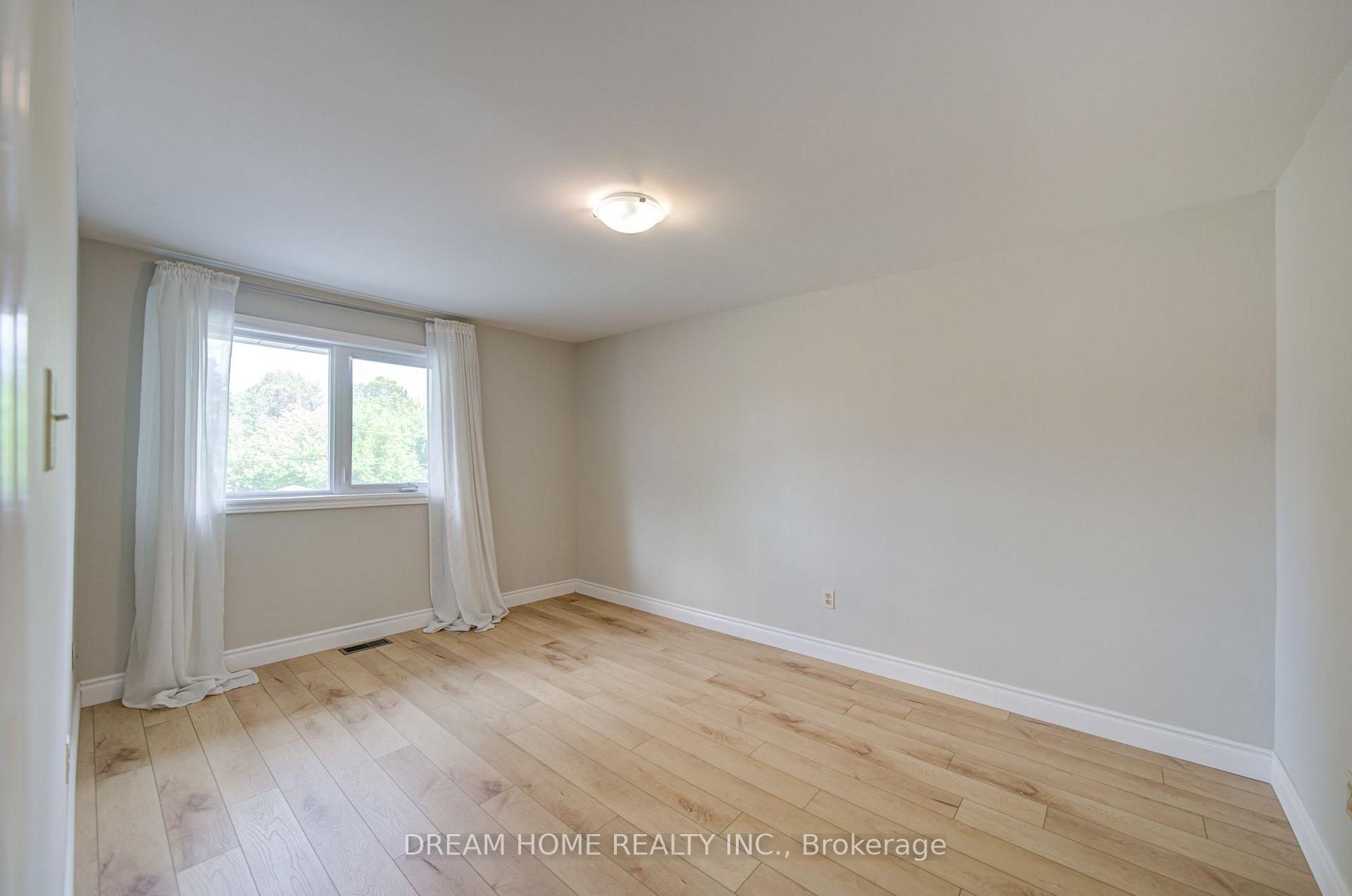 Photo 21 of 25 Yongehurst Road, Richmond Hill, North Richvale — HOMEH