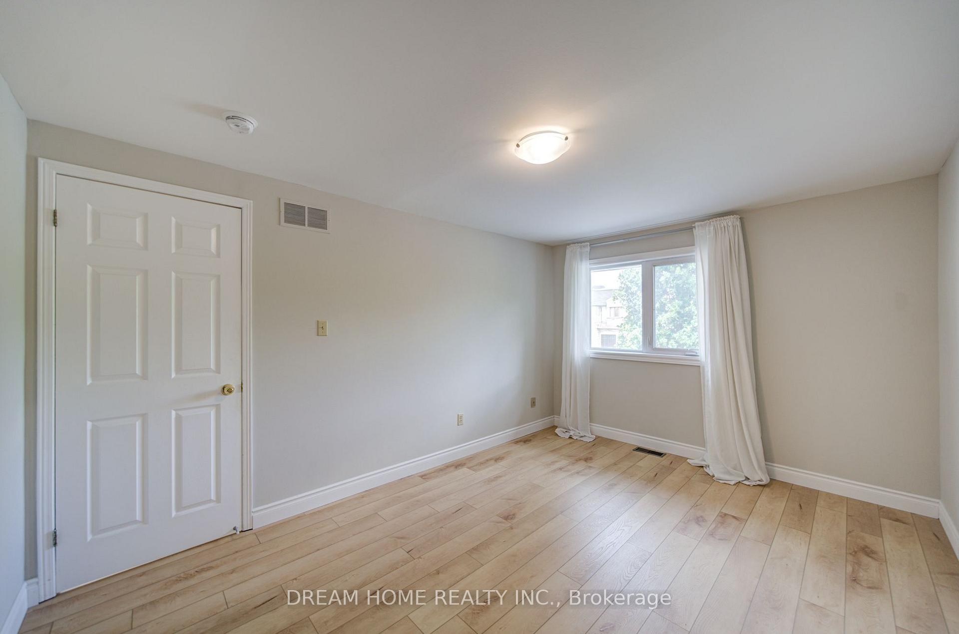 Photo 22 of 25 Yongehurst Road, Richmond Hill, North Richvale — HOMEH