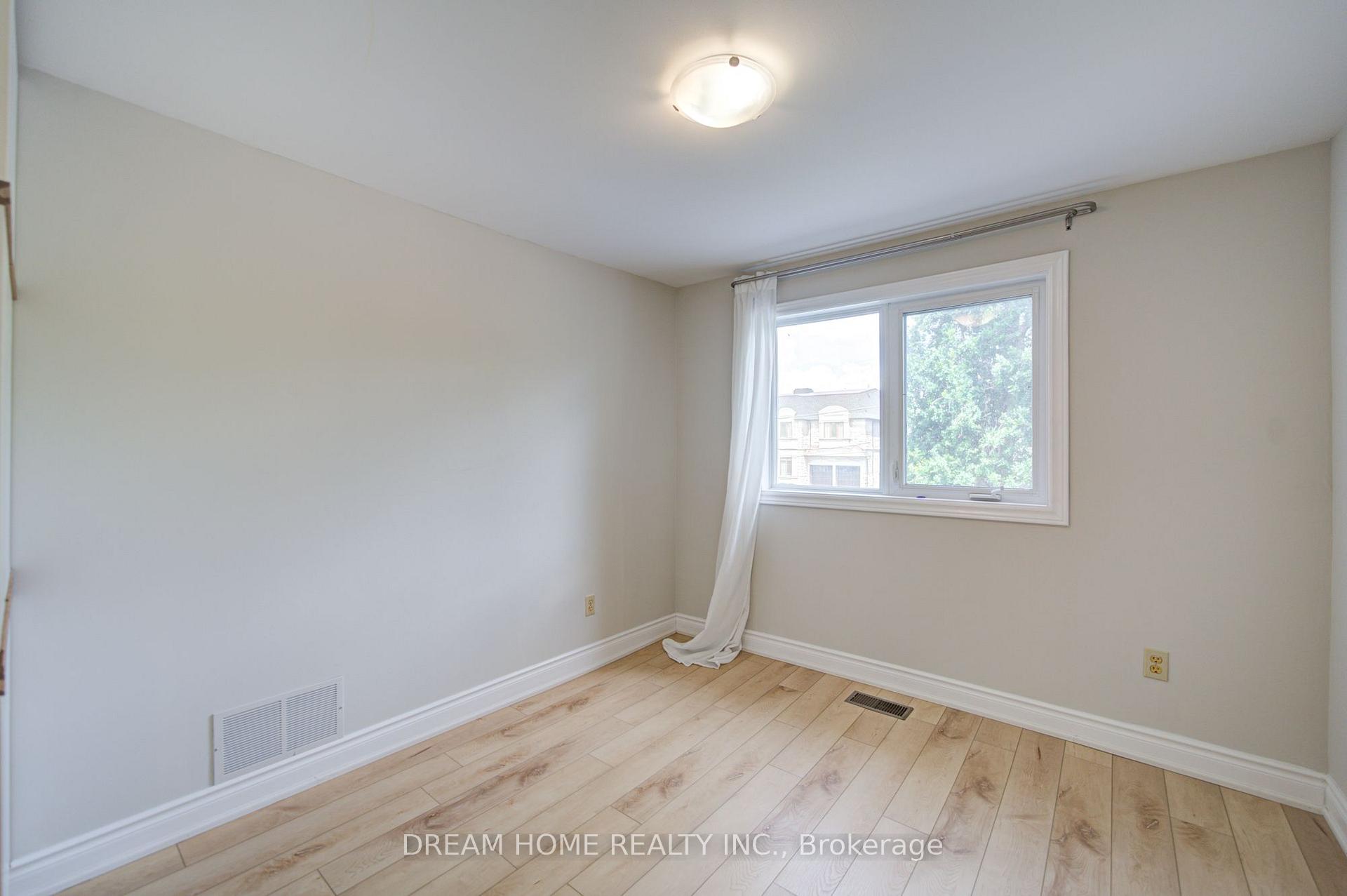 Photo 25 of 25 Yongehurst Road, Richmond Hill, North Richvale — HOMEH