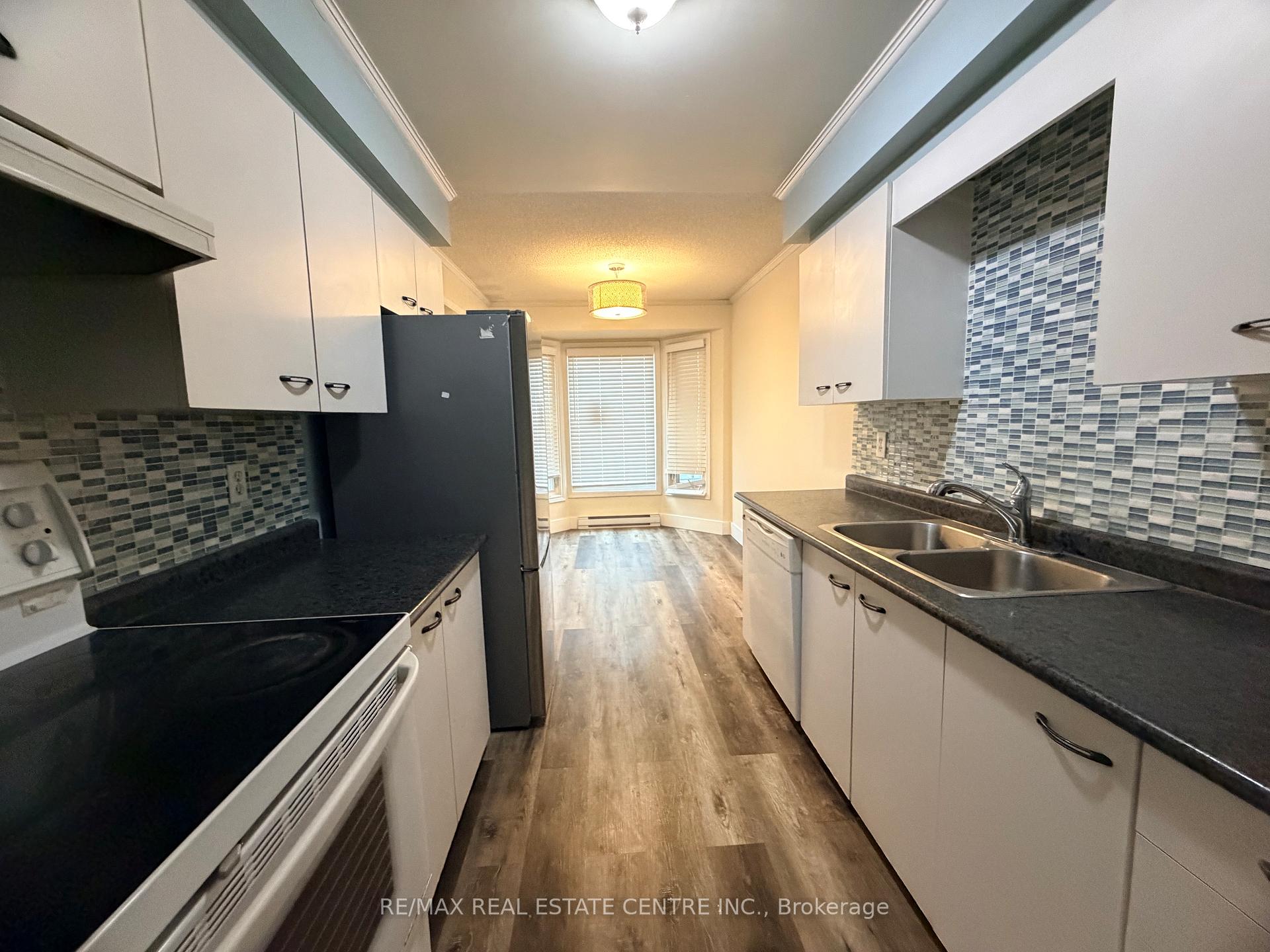 Photo 6 of Unit 29, 219 Kingswood Drive, Kitchener, Alpine — HOMEH