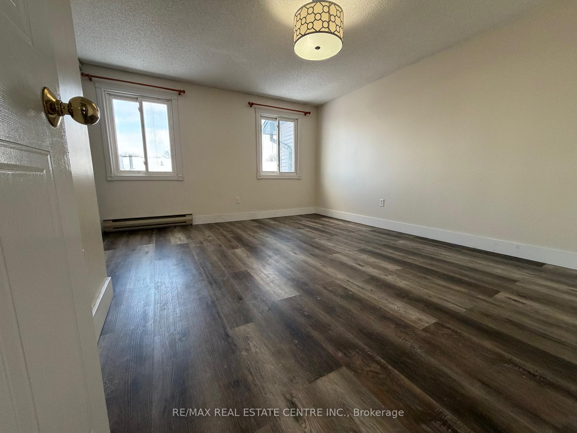 Photo 10 of Unit 29, 219 Kingswood Drive, Kitchener, Alpine — HOMEH