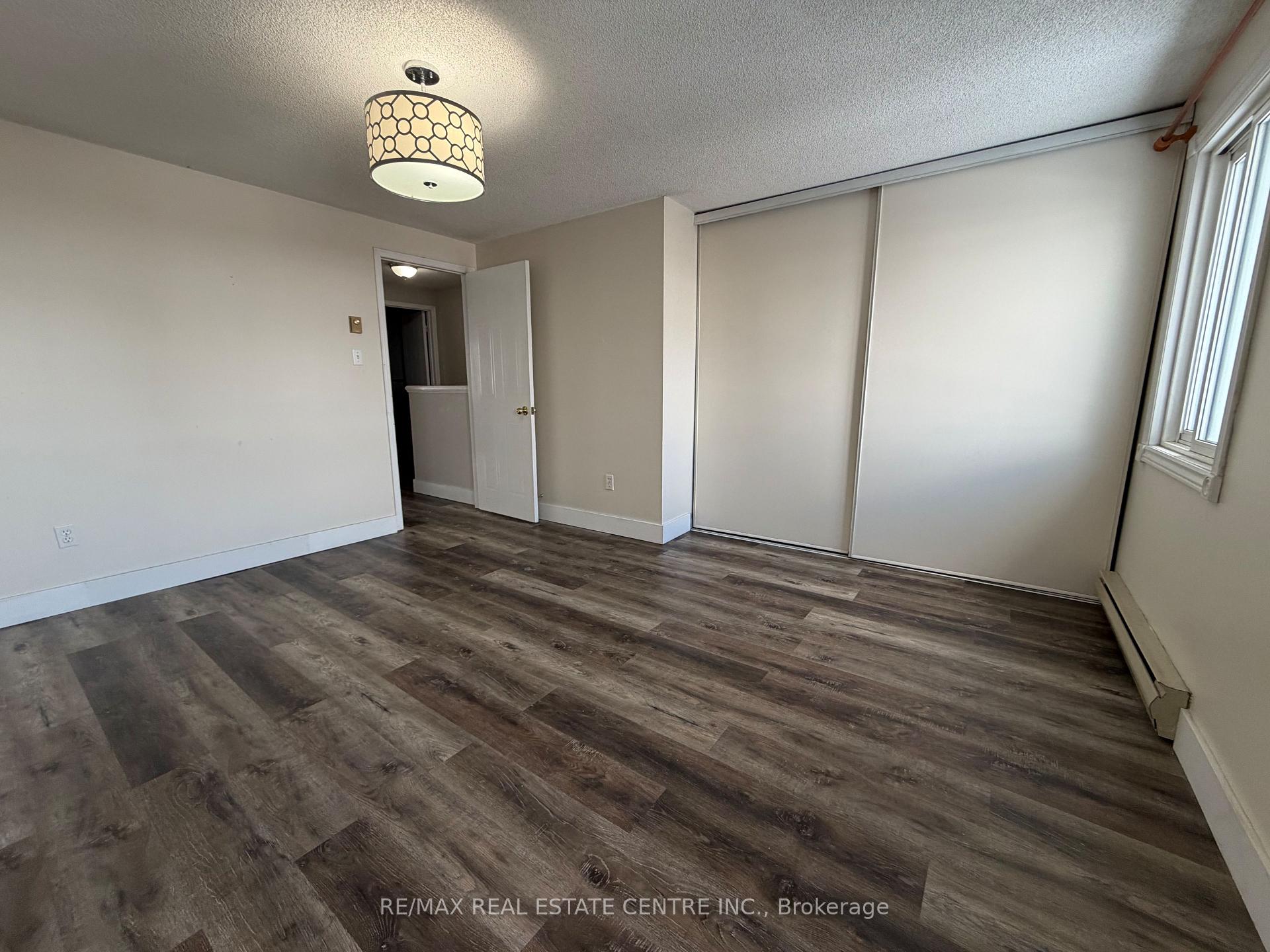Photo 11 of Unit 29, 219 Kingswood Drive, Kitchener, Alpine — HOMEH