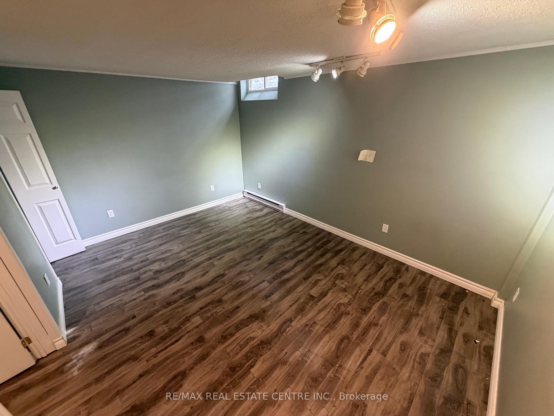 Photo 12 of Unit 29, 219 Kingswood Drive, Kitchener, Alpine — HOMEH
