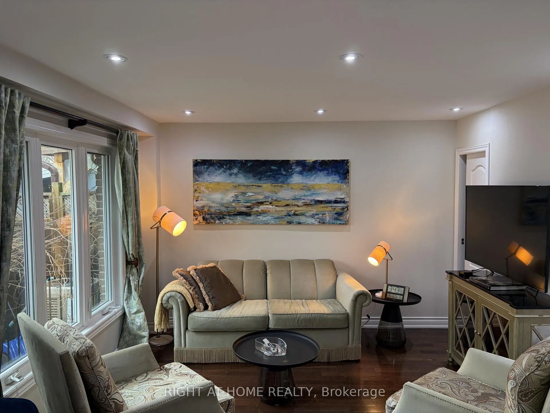 Photo 4 of 56 Penwick Crescent, Richmond Hill, North Richvale — HOMEH