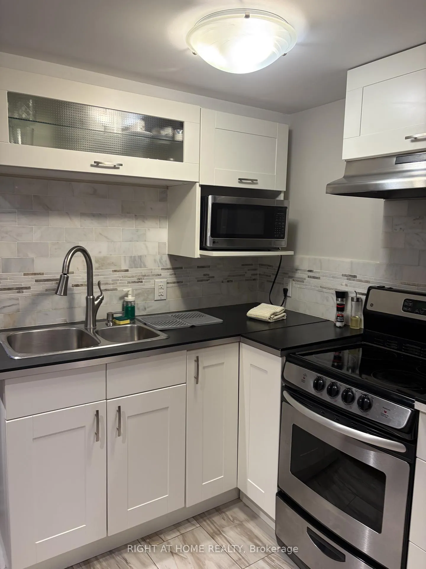 Photo 16 of 56 Penwick Crescent, Richmond Hill, North Richvale — HOMEH