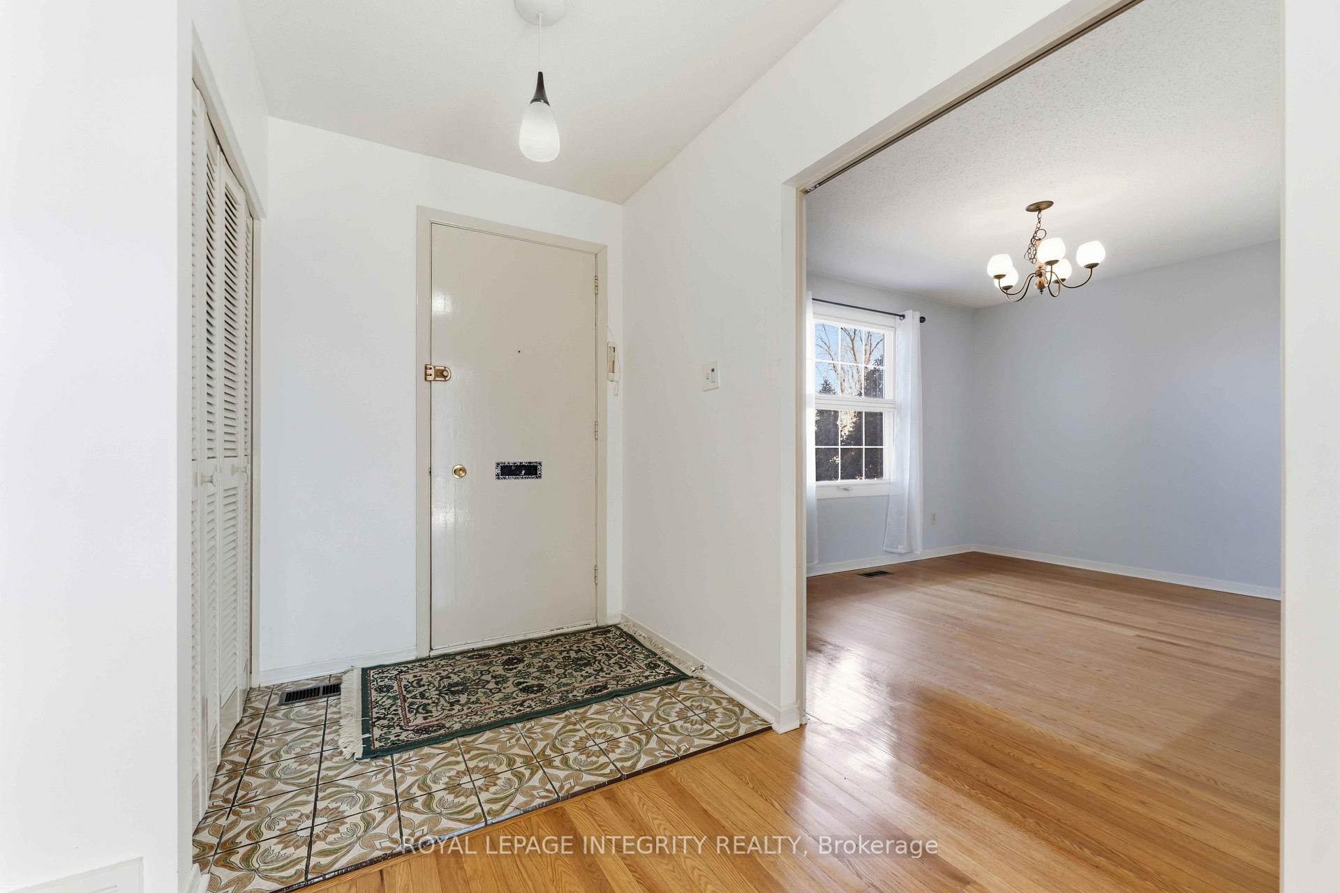 Photo 2 of 1842 Playfair Drive, Ottawa, Playfair Park — HOMEH