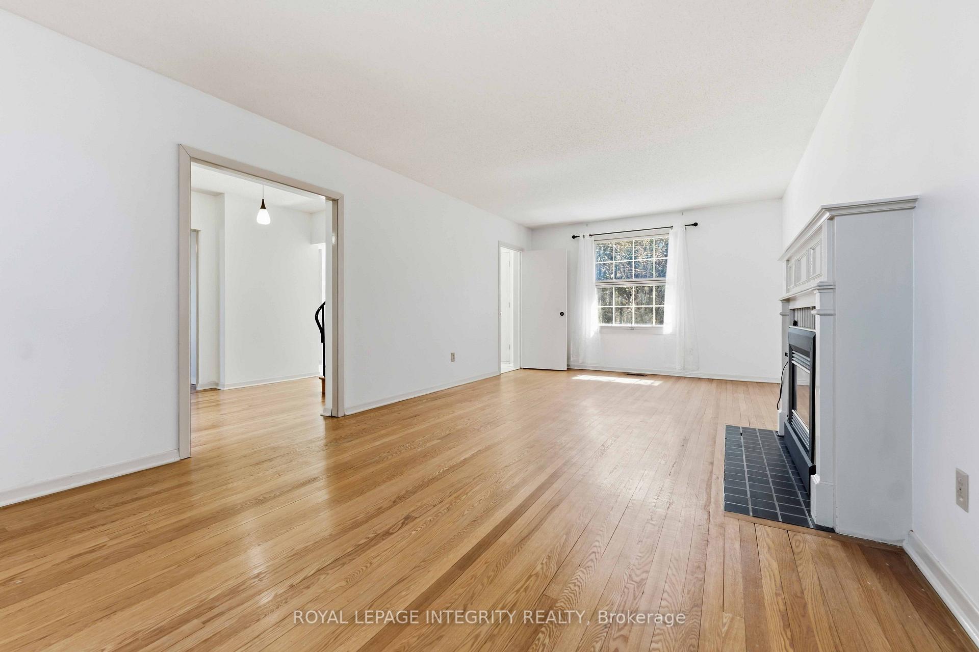 Photo 5 of 1842 Playfair Drive, Ottawa, Playfair Park — HOMEH