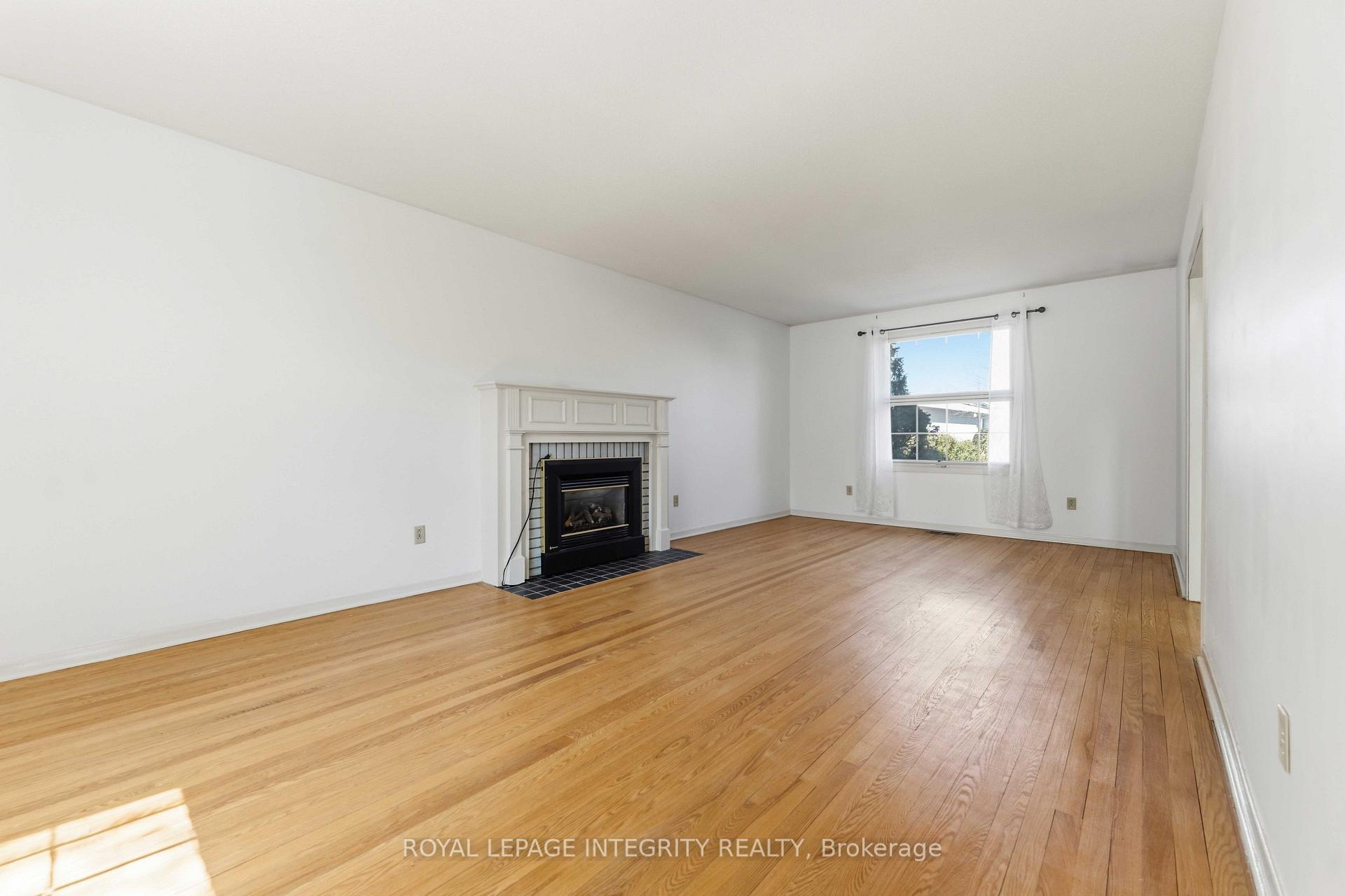 Photo 6 of 1842 Playfair Drive, Ottawa, Playfair Park — HOMEH