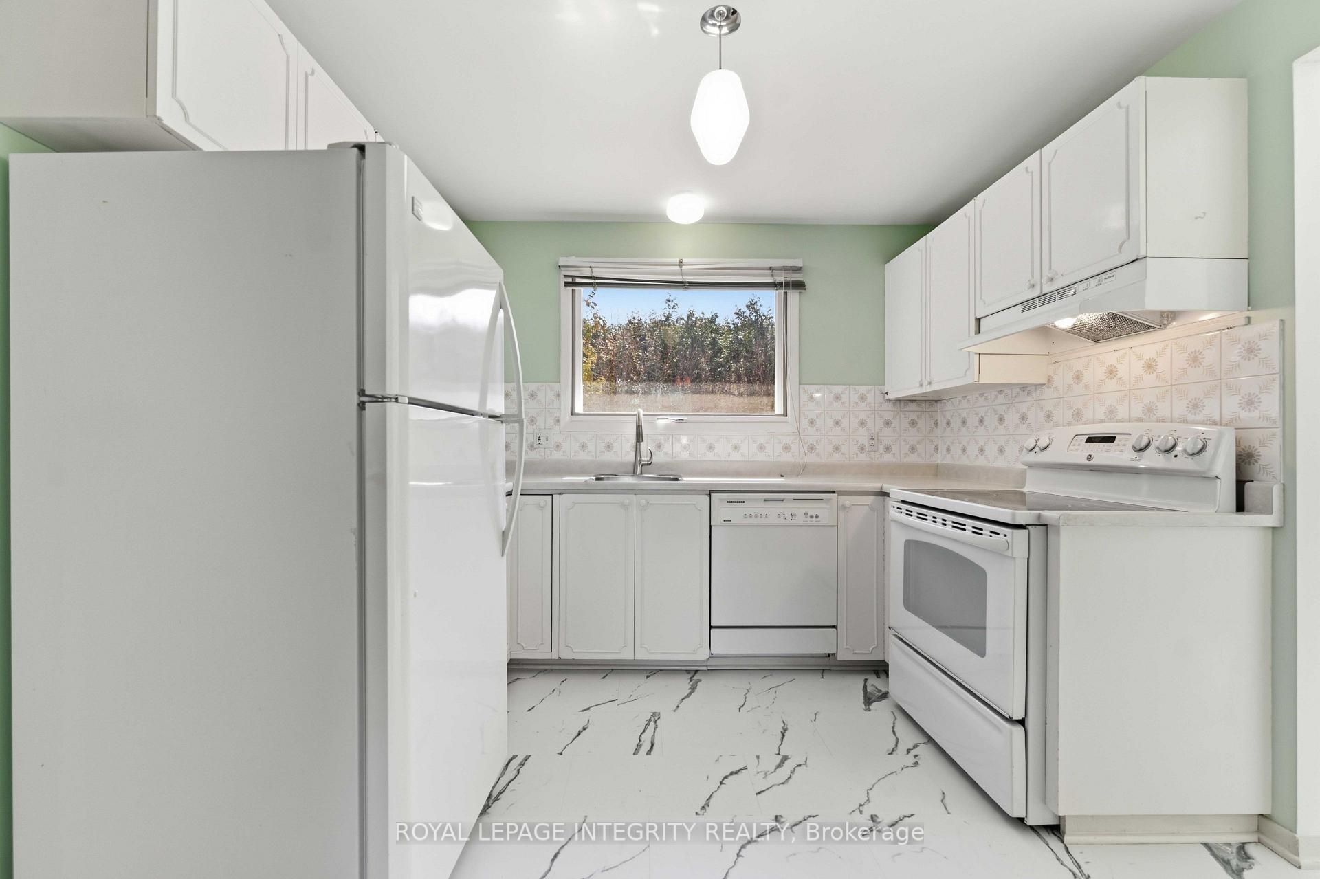 Photo 7 of 1842 Playfair Drive, Ottawa, Playfair Park — HOMEH