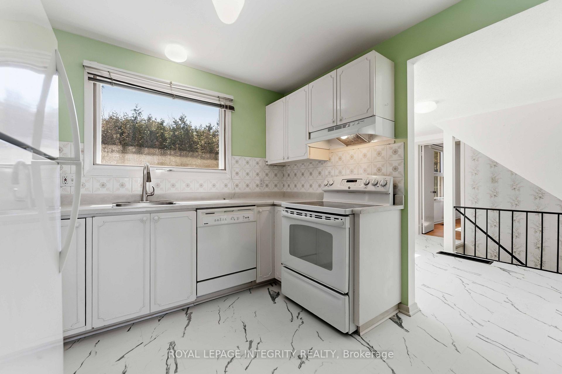 Photo 8 of 1842 Playfair Drive, Ottawa, Playfair Park — HOMEH
