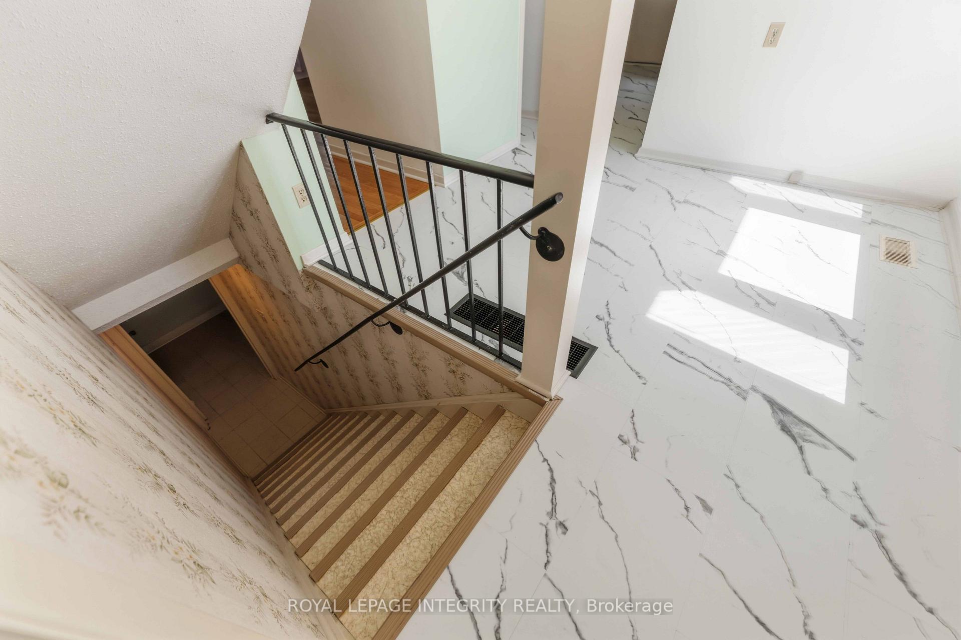 Photo 10 of 1842 Playfair Drive, Ottawa, Playfair Park — HOMEH
