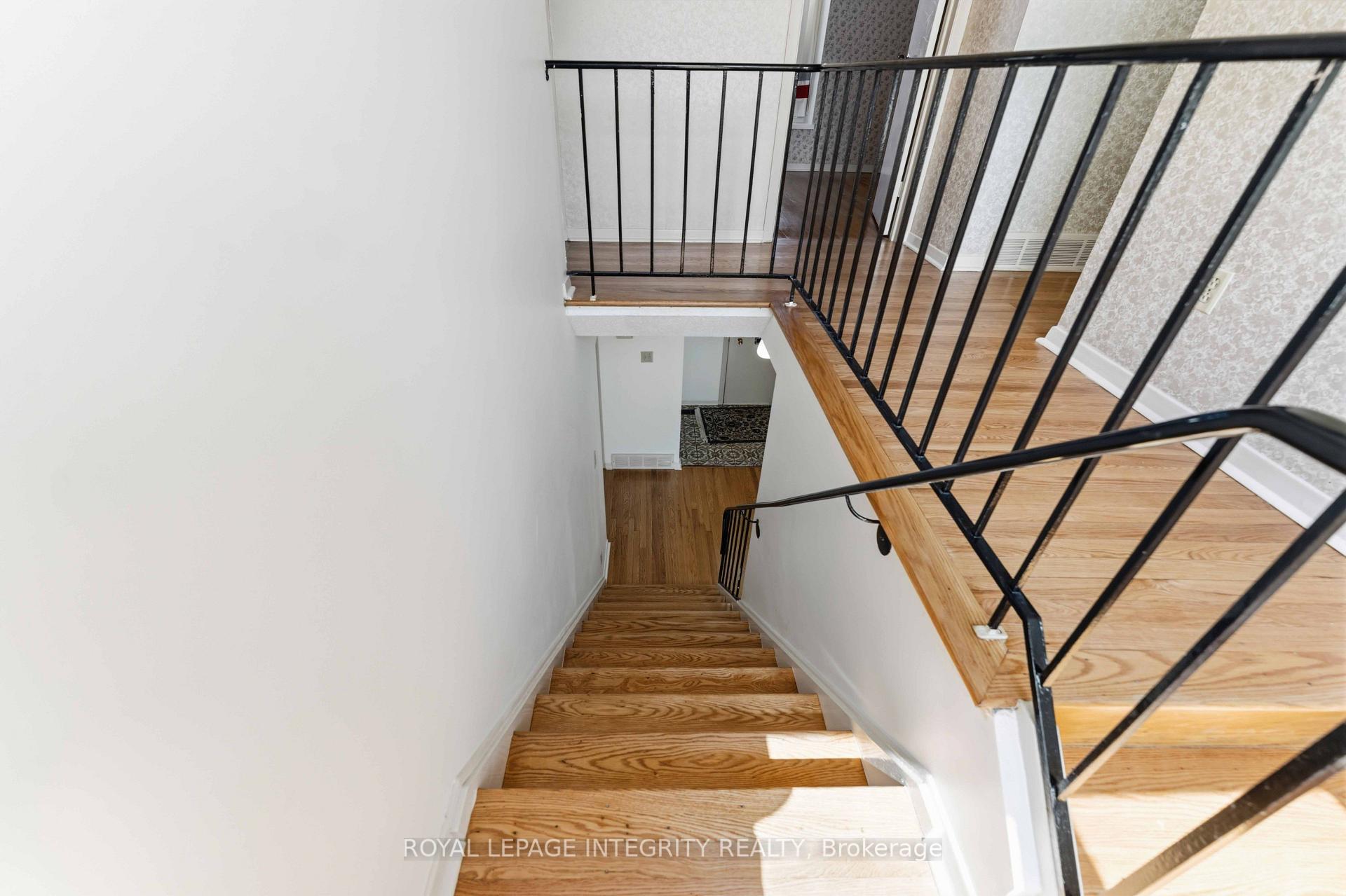 Photo 16 of 1842 Playfair Drive, Ottawa, Playfair Park — HOMEH