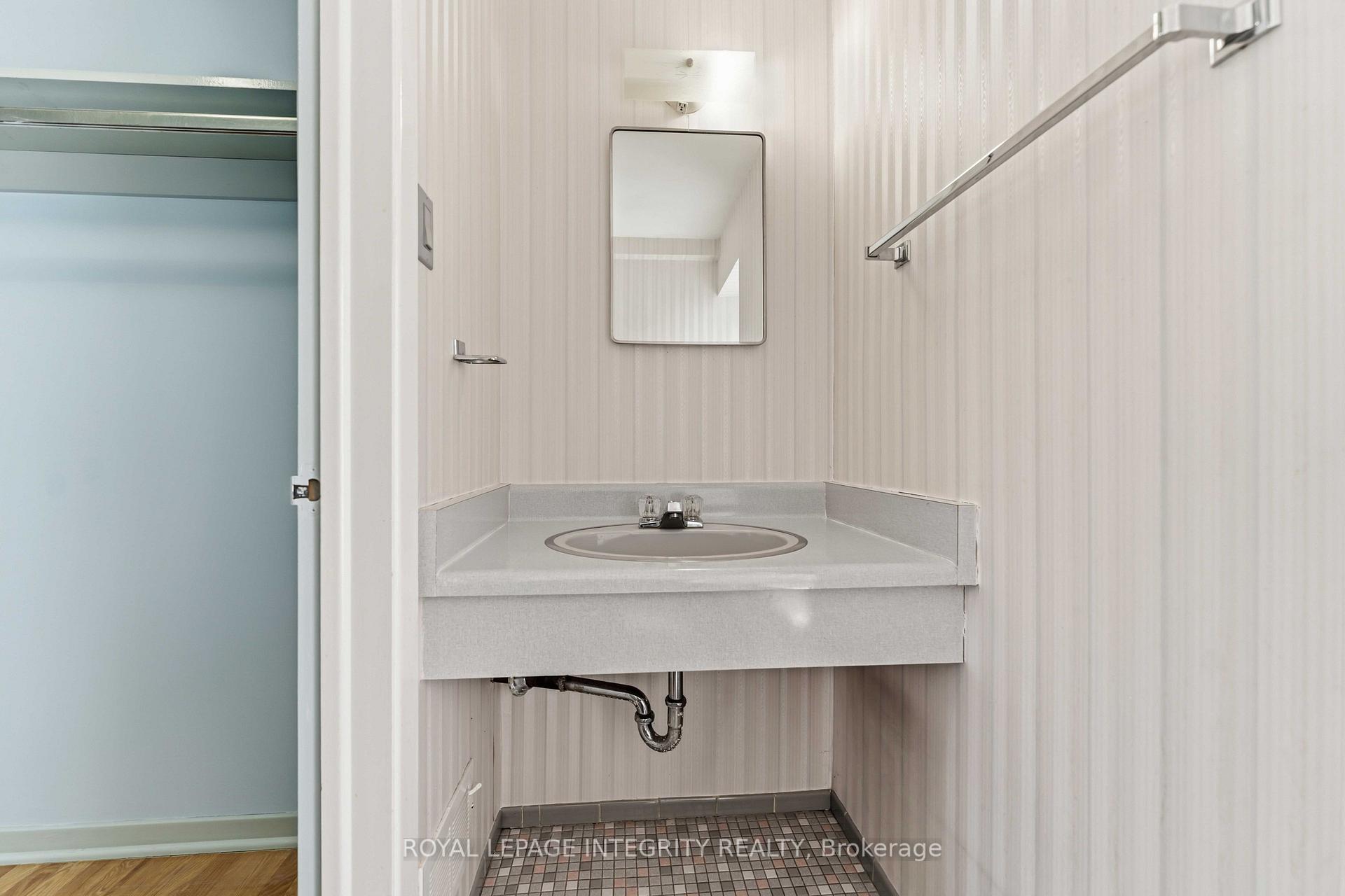 Photo 22 of 1842 Playfair Drive, Ottawa, Playfair Park — HOMEH