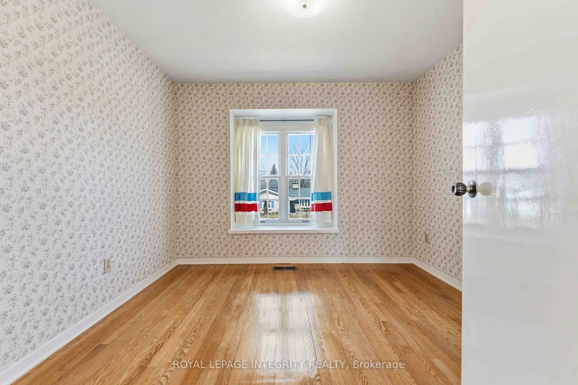 Photo 24 of 1842 Playfair Drive, Ottawa, Playfair Park — HOMEH
