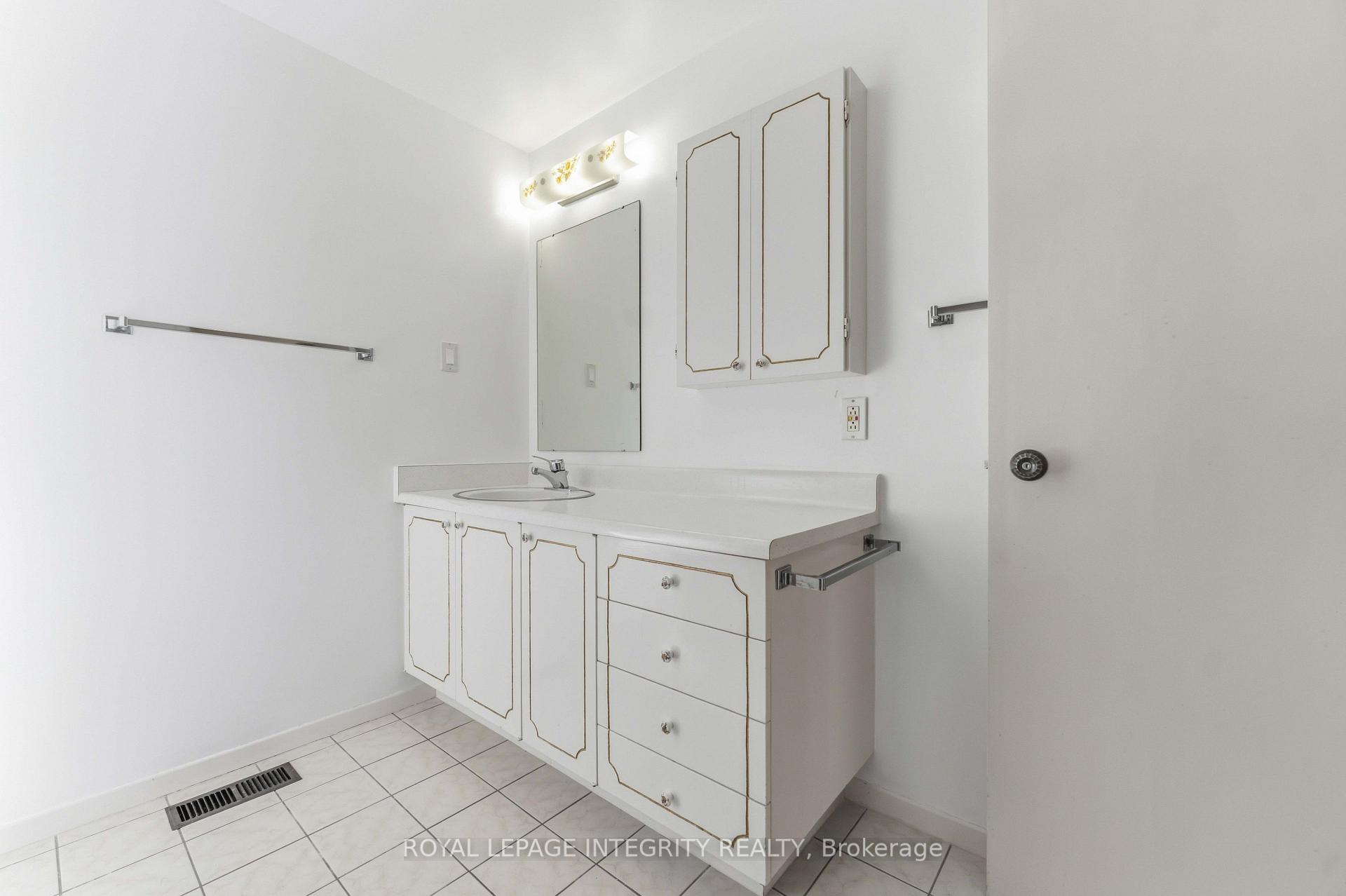 Photo 28 of 1842 Playfair Drive, Ottawa, Playfair Park — HOMEH