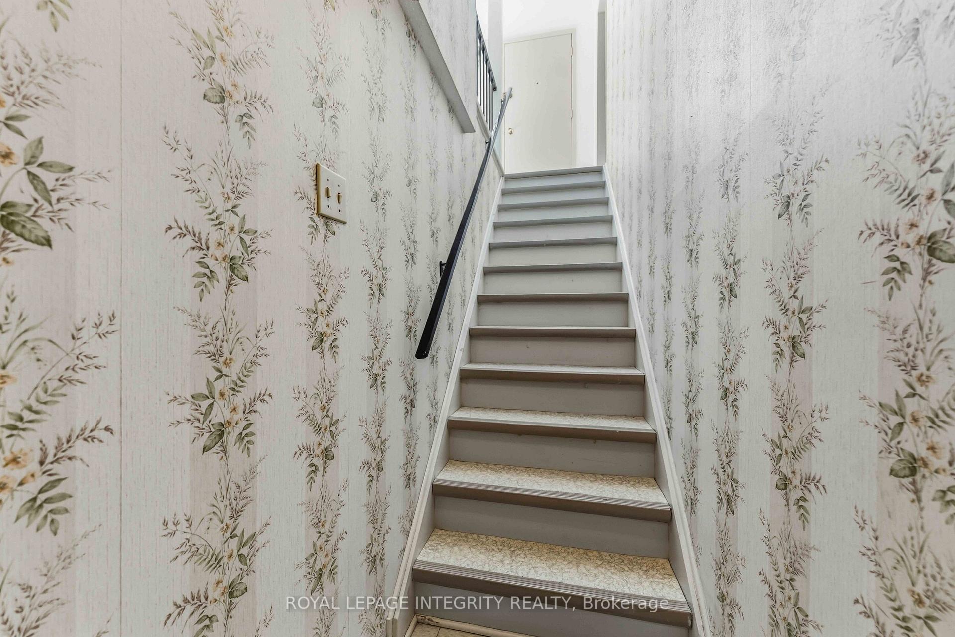 Photo 29 of 1842 Playfair Drive, Ottawa, Playfair Park — HOMEH
