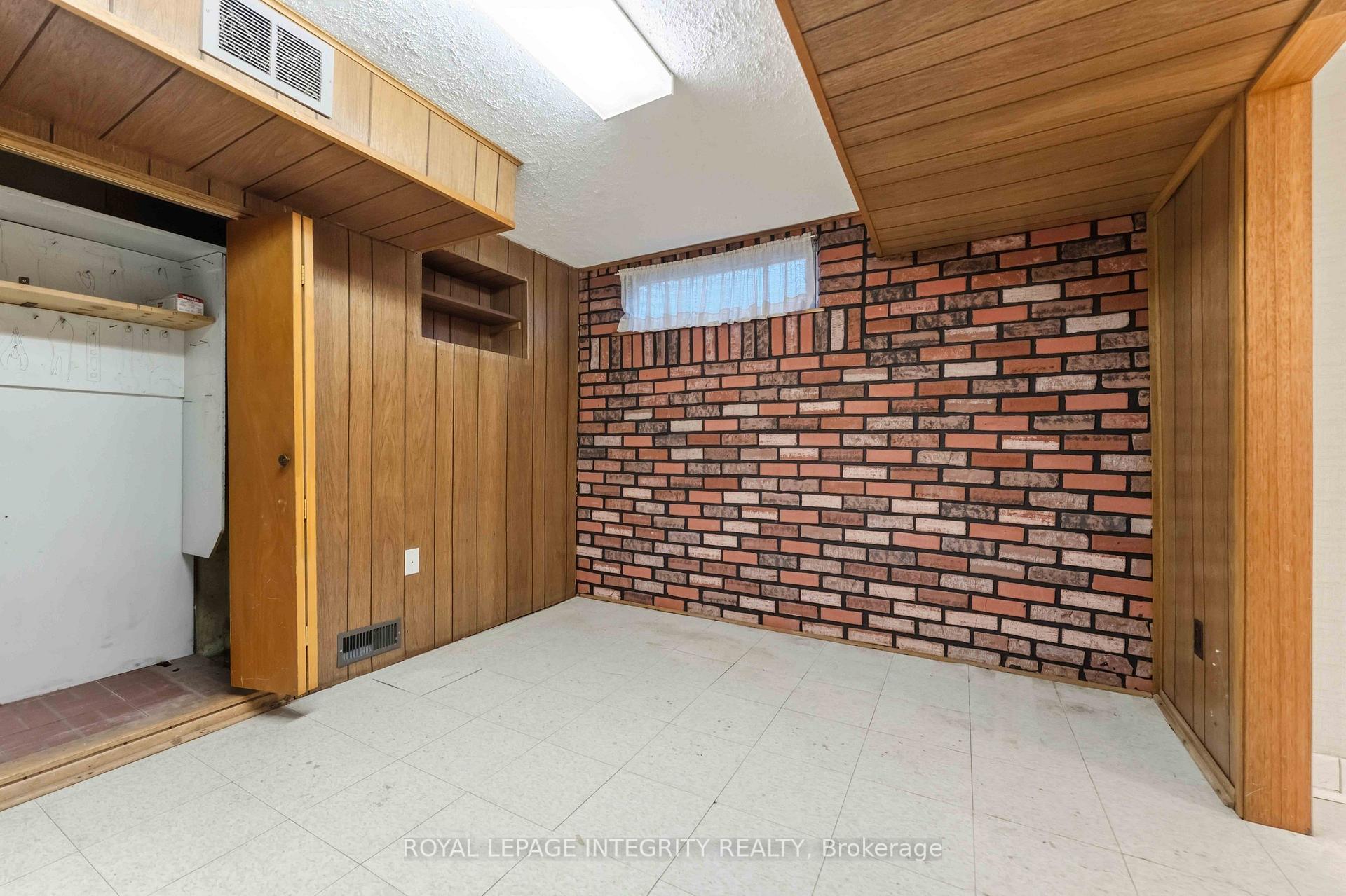 Photo 33 of 1842 Playfair Drive, Ottawa, Playfair Park — HOMEH