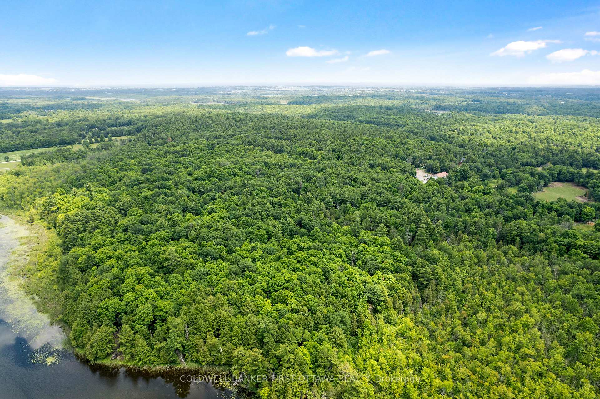 Photo 5 of 338 Ennis Road, Tay Valley, Bathurst/Burgess & Sherbrooke (Bathurst) Twp — HOMEH