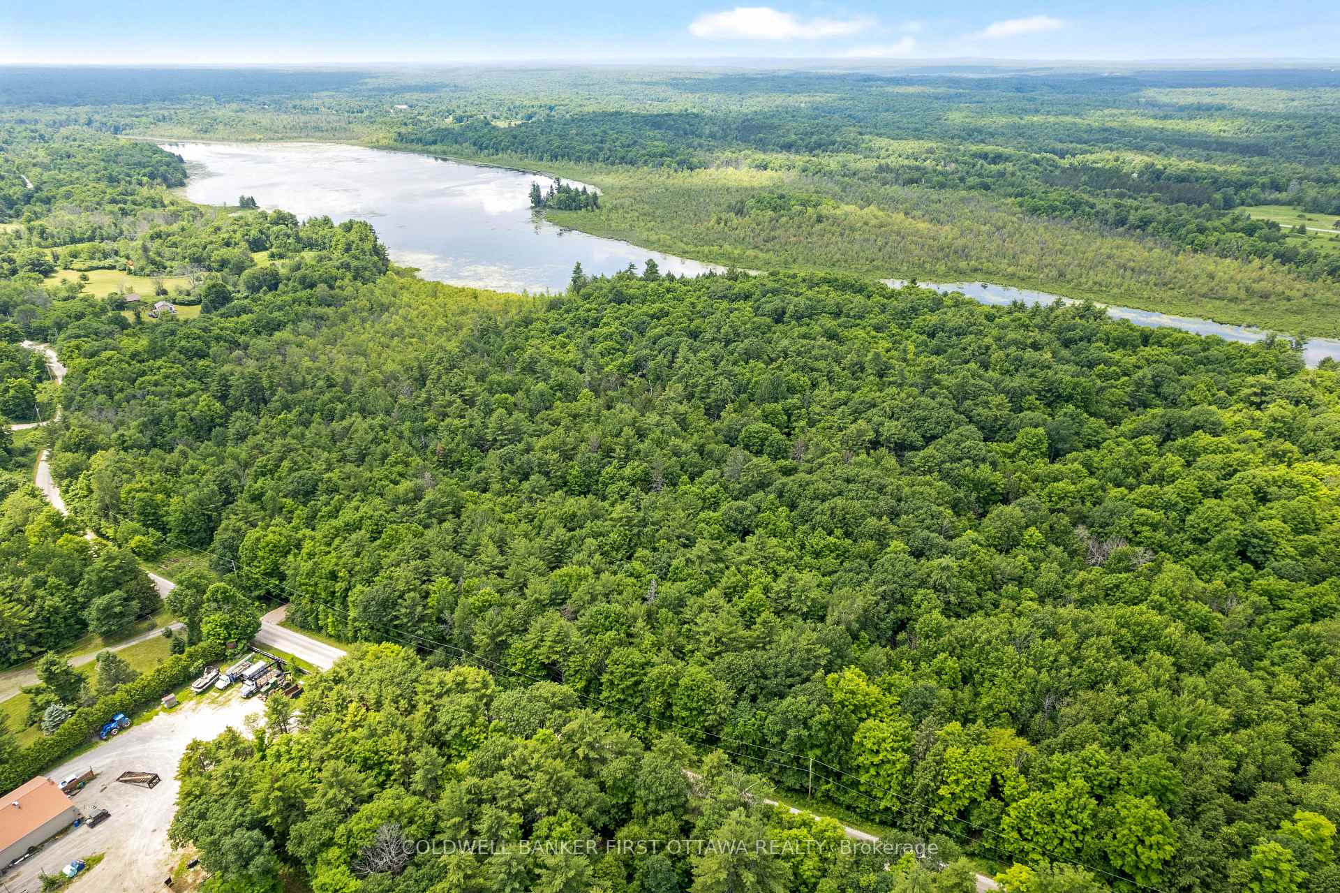 Photo 9 of 338 Ennis Road, Tay Valley, Bathurst/Burgess & Sherbrooke (Bathurst) Twp — HOMEH
